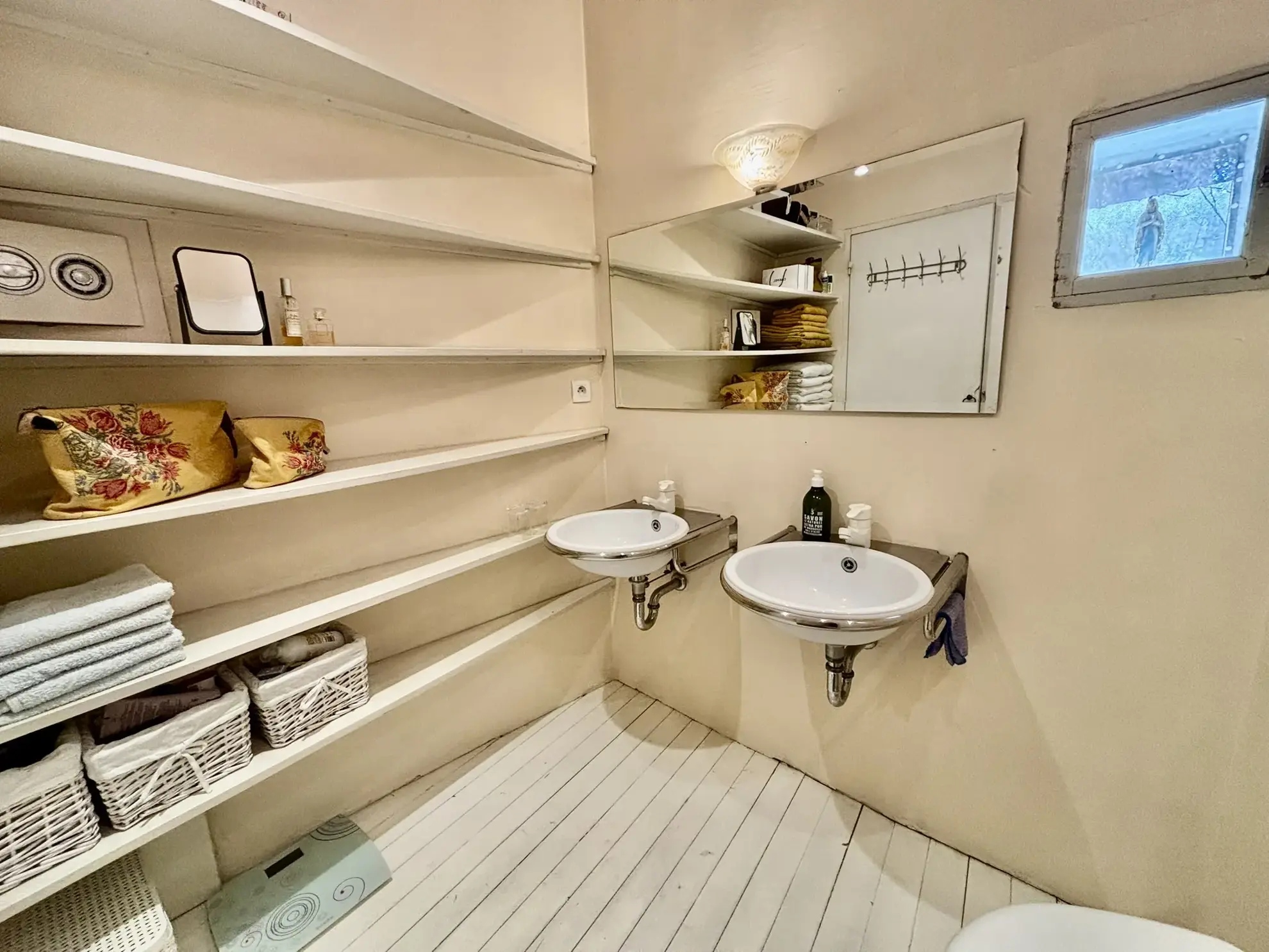 Très bel appartement en duplex avec terrasse et vue à Malaucène 