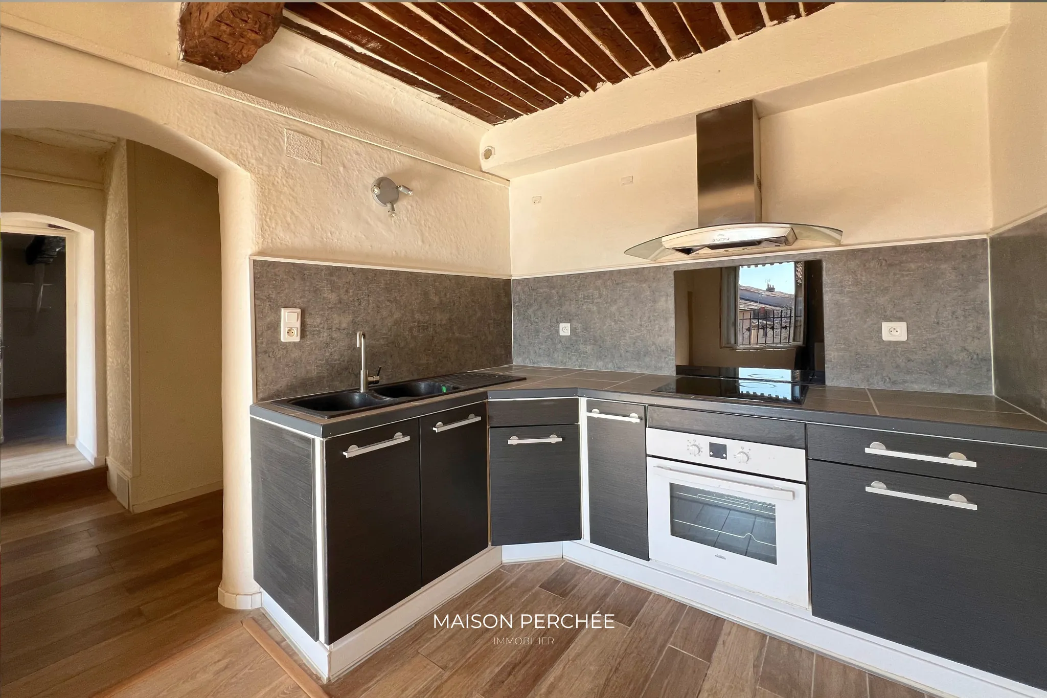 Charmant appartement de 58 m² avec 2 chambres à Draguignan, secteur historique 