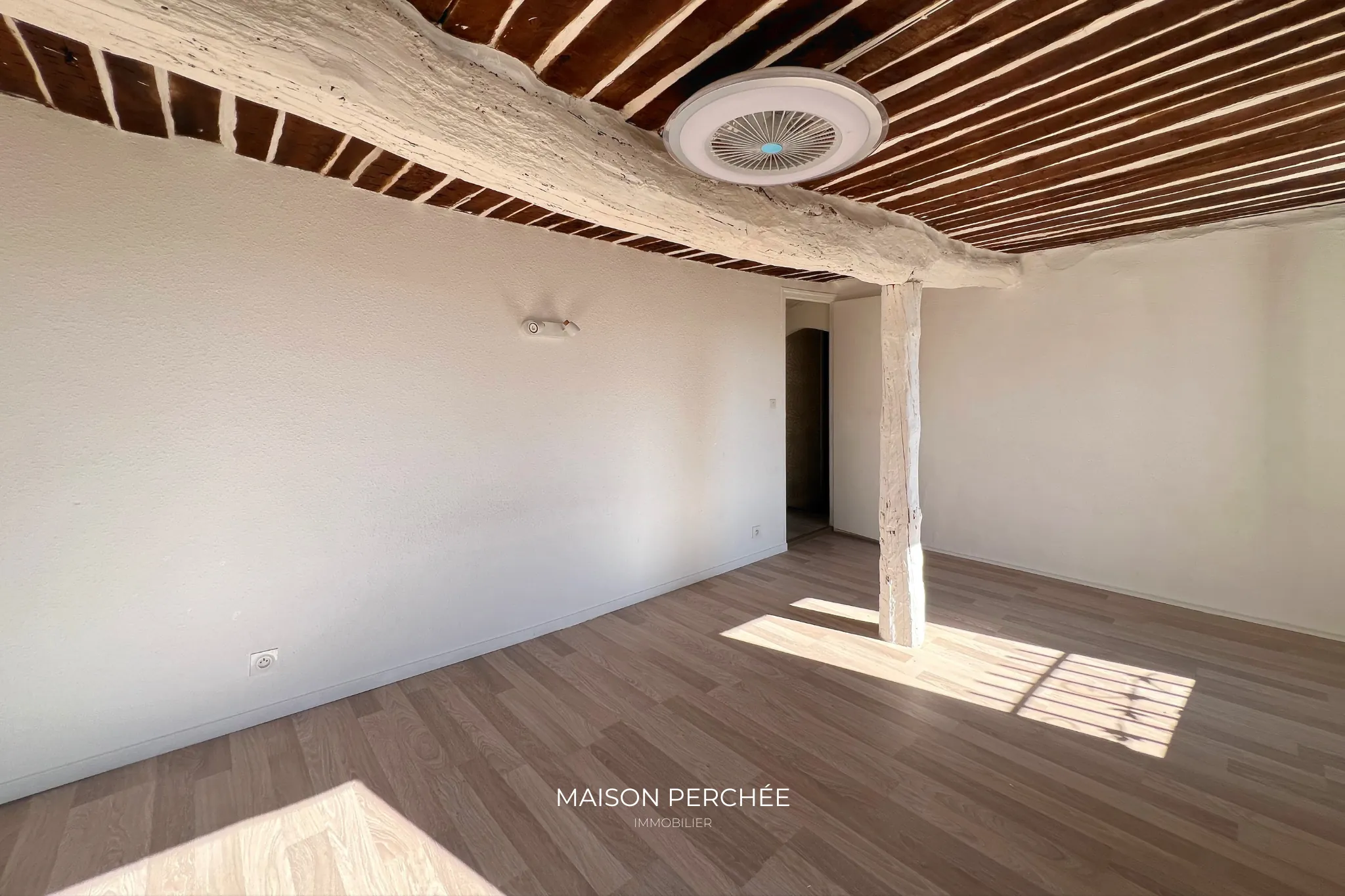 Charmant appartement de 58 m² avec 2 chambres à Draguignan, secteur historique 