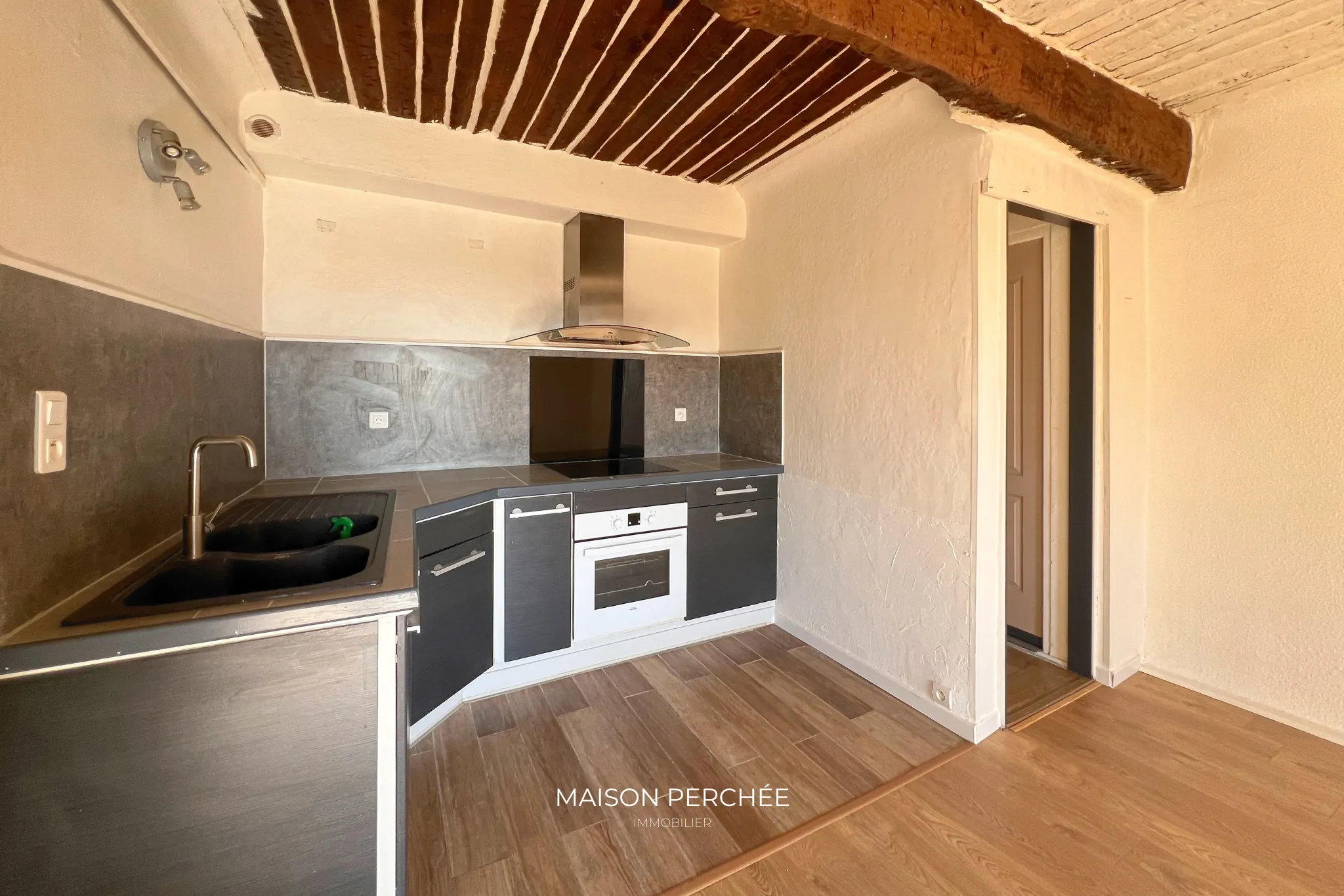 Charmant appartement de 58 m² avec 2 chambres à Draguignan, secteur historique 