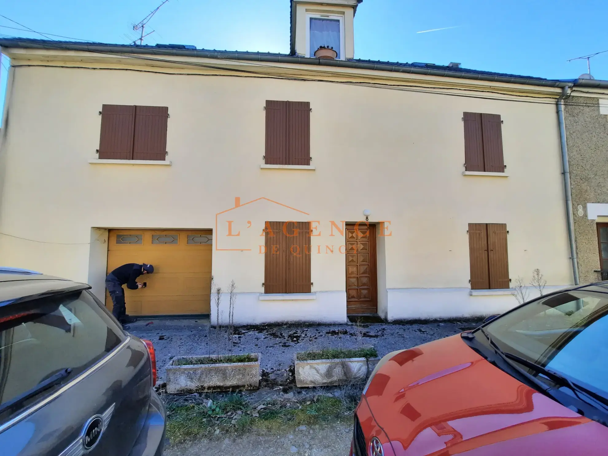Maison de ville à Quincy-Voisins avec garage, 6 chambres et grand volume