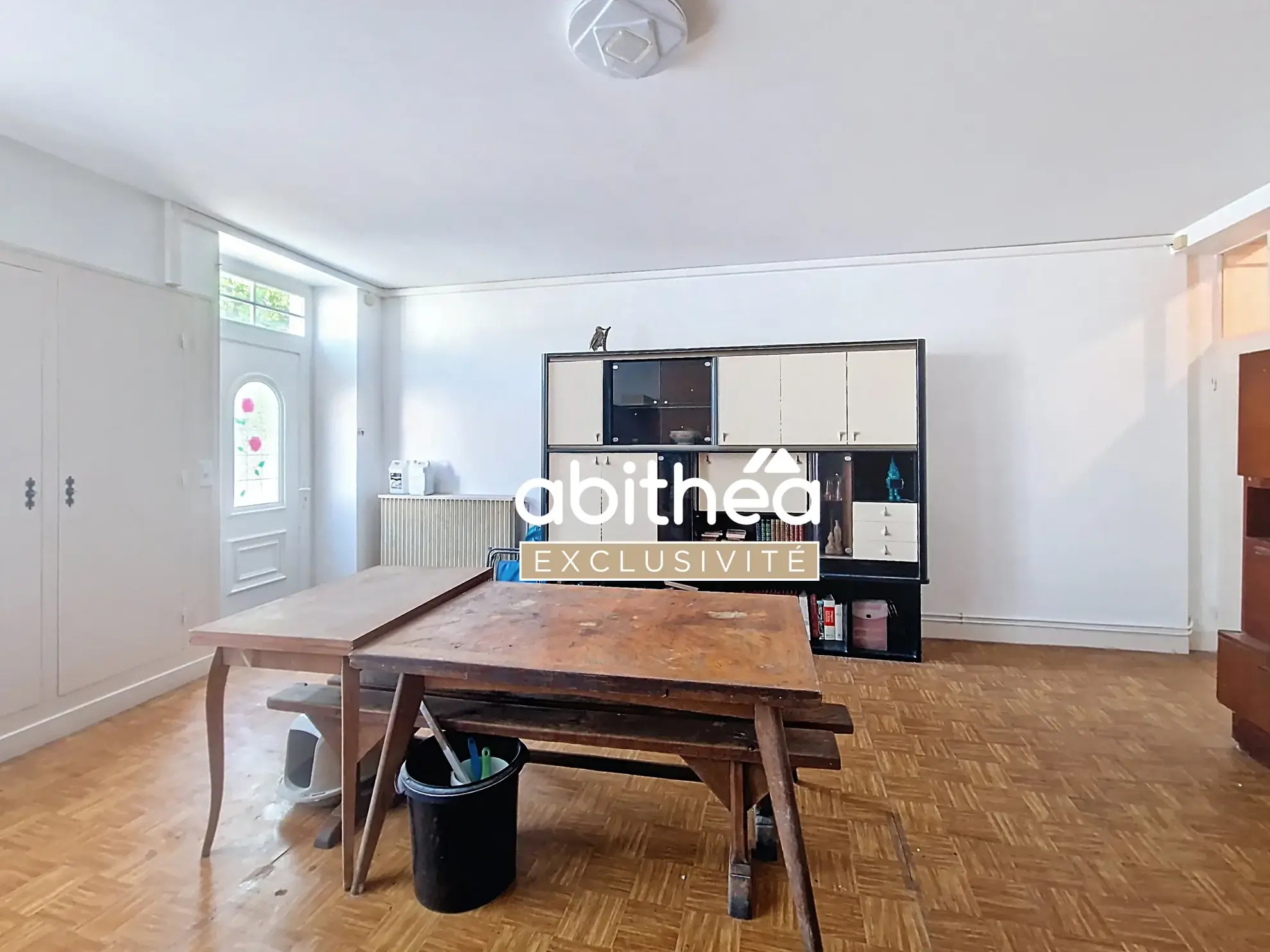 Maison charentaise de 4 chambres avec potentiel professionnel à Nieul-le-Virouil 