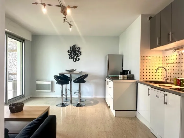 Appartement T2 de 38 m² avec balcon, cave et garage à Marseille 8ème proche Prado 