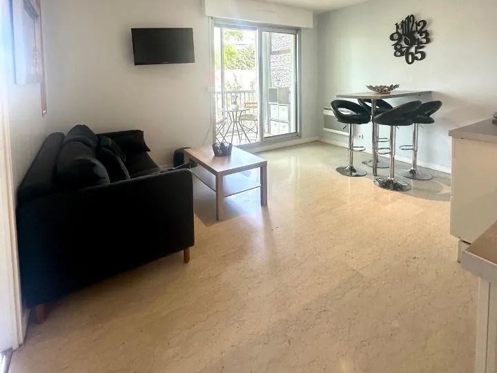 Appartement T2 de 38 m² avec balcon, cave et garage à Marseille 8ème proche Prado 