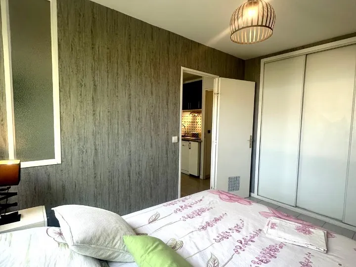 Appartement T2 de 38 m² avec balcon, cave et garage à Marseille 8ème proche Prado 