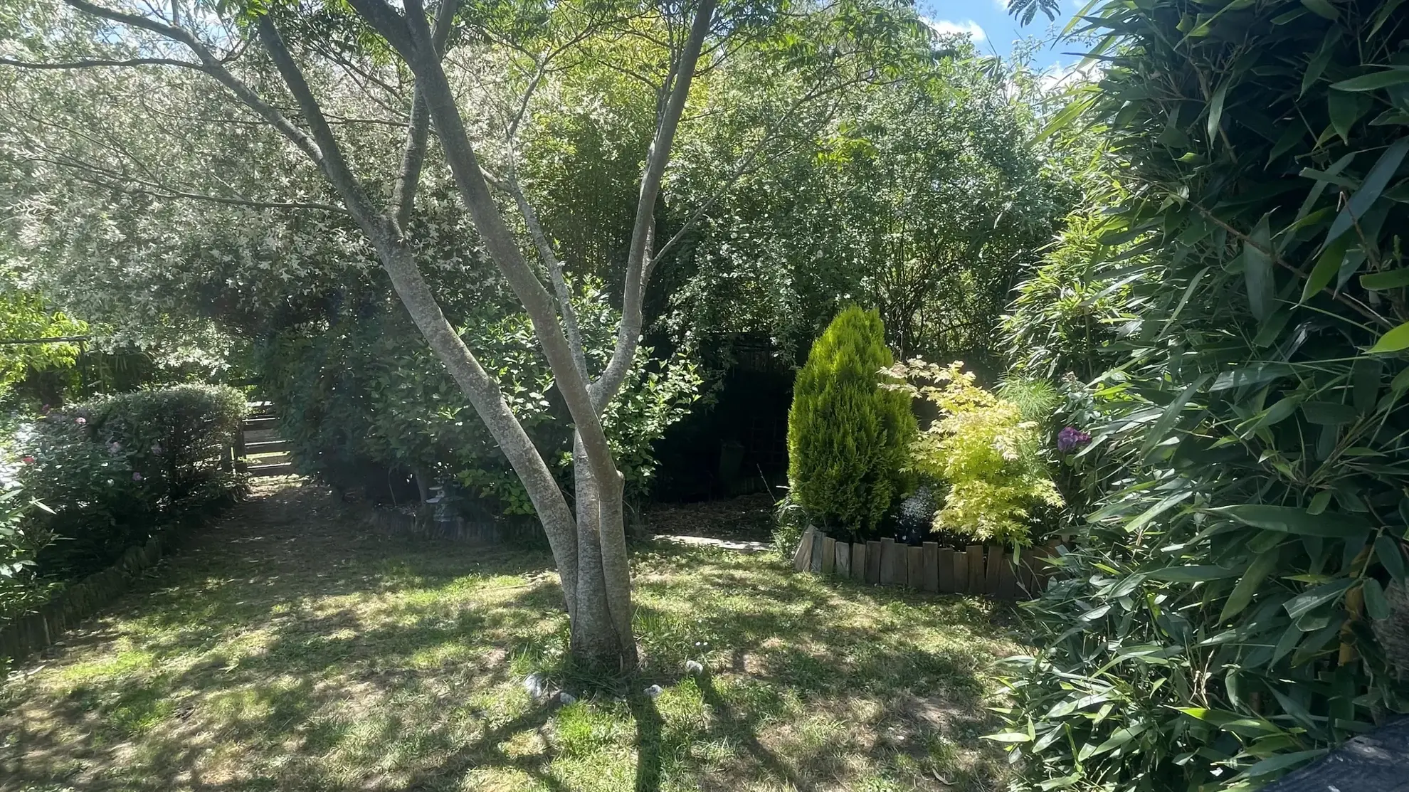 Pavillon de 4 chambres avec grand jardin, calme proche Noyon et Chauny 