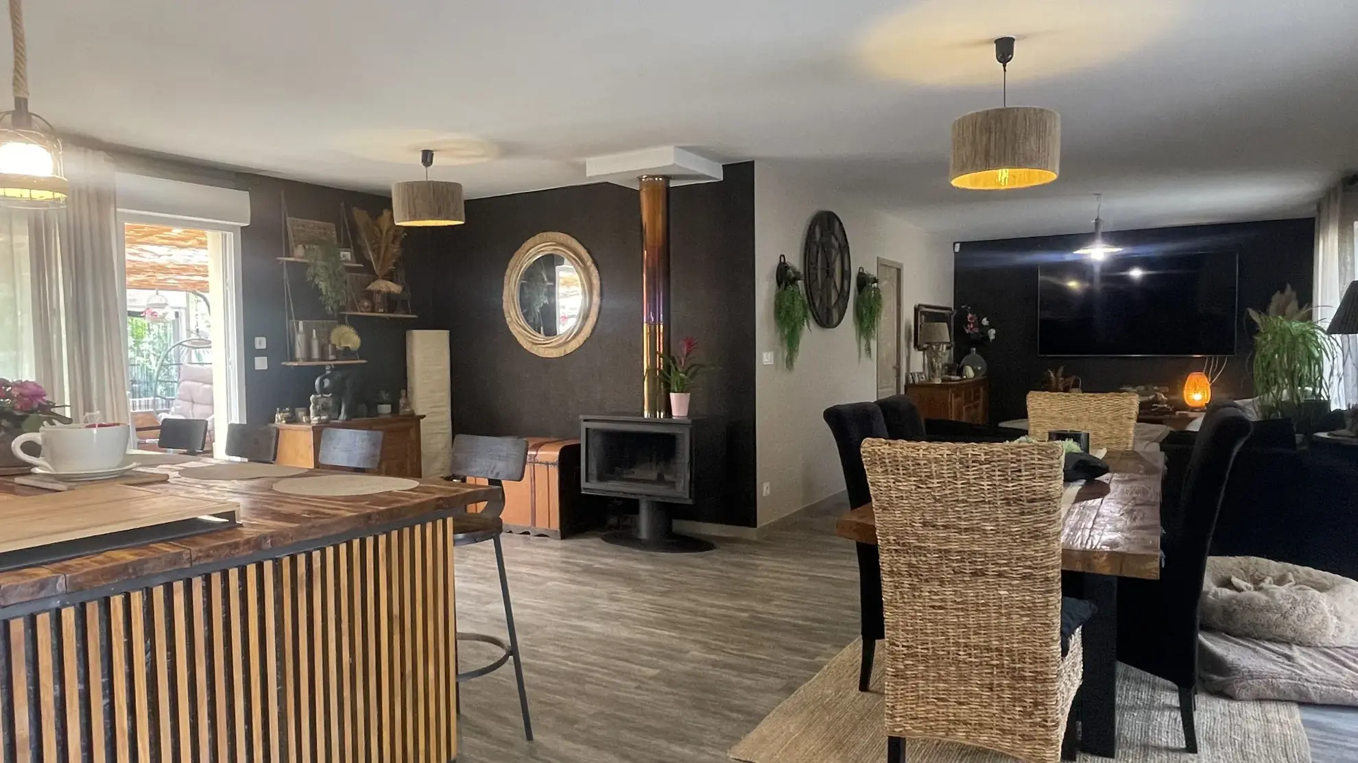 Pavillon de 4 chambres avec grand jardin, calme proche Noyon et Chauny 