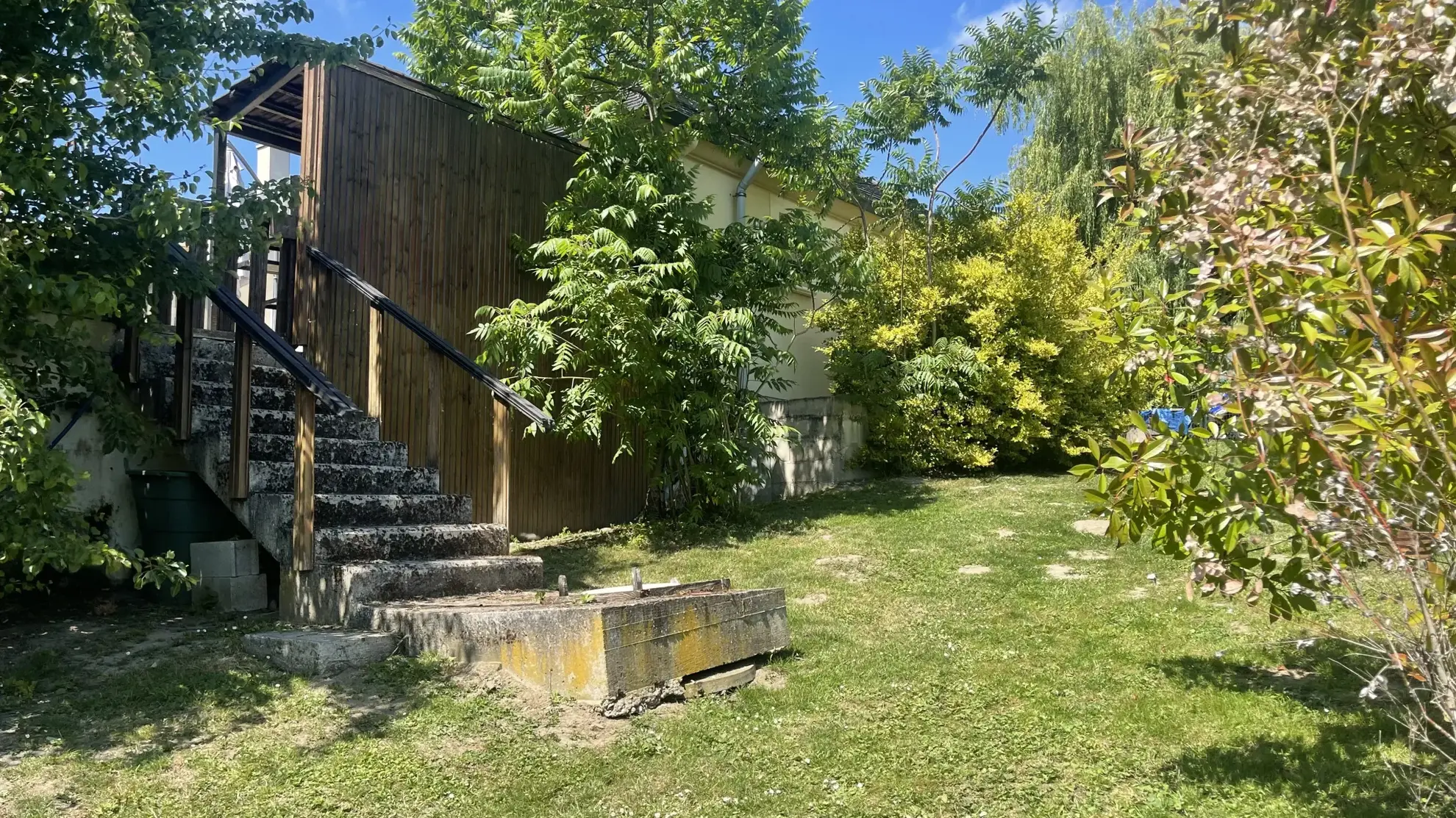 Pavillon de 4 chambres avec grand jardin, calme proche Noyon et Chauny 