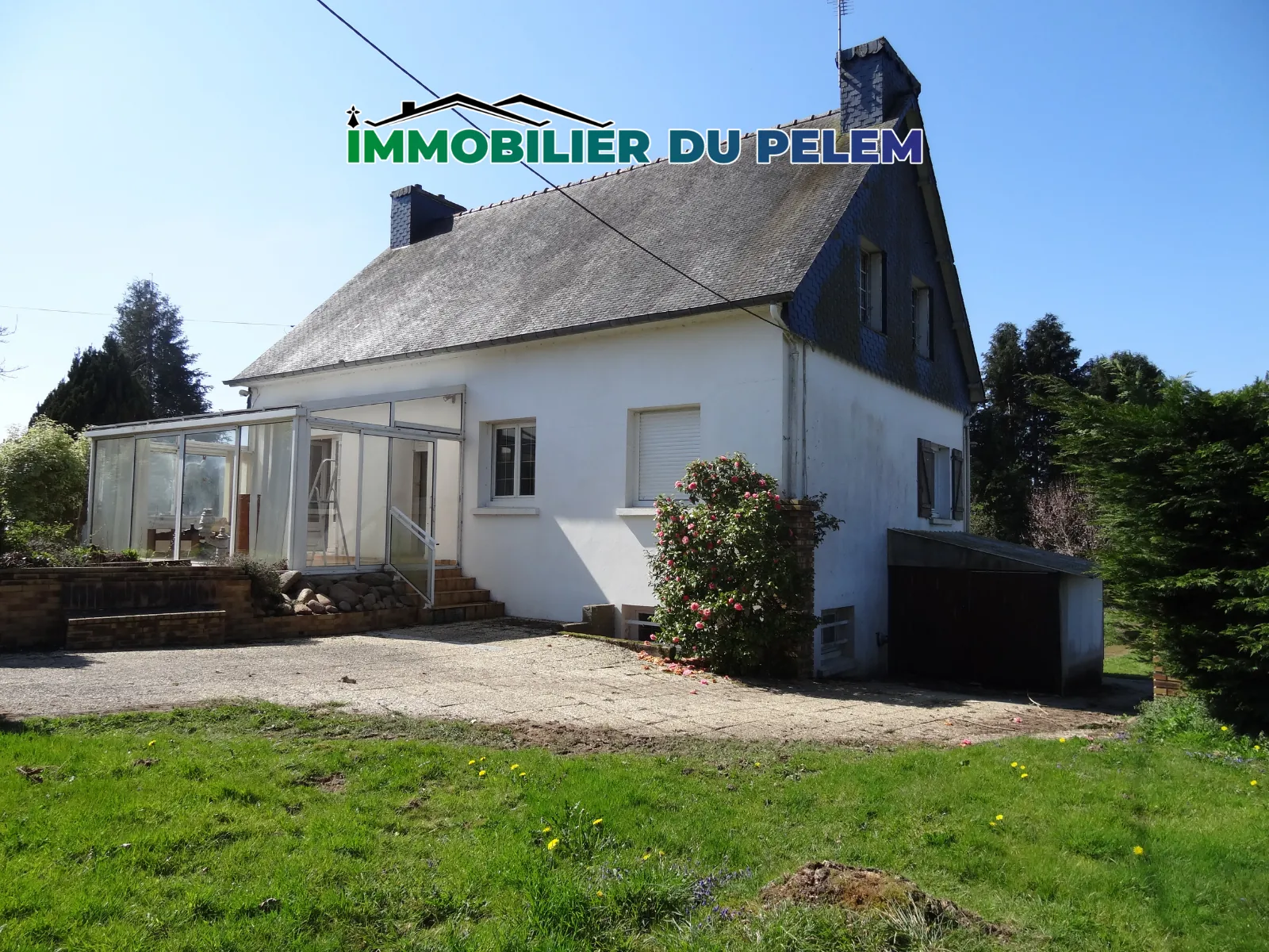 Grande maison familiale avec dépendance à Bourbriac sur 2 420 m²