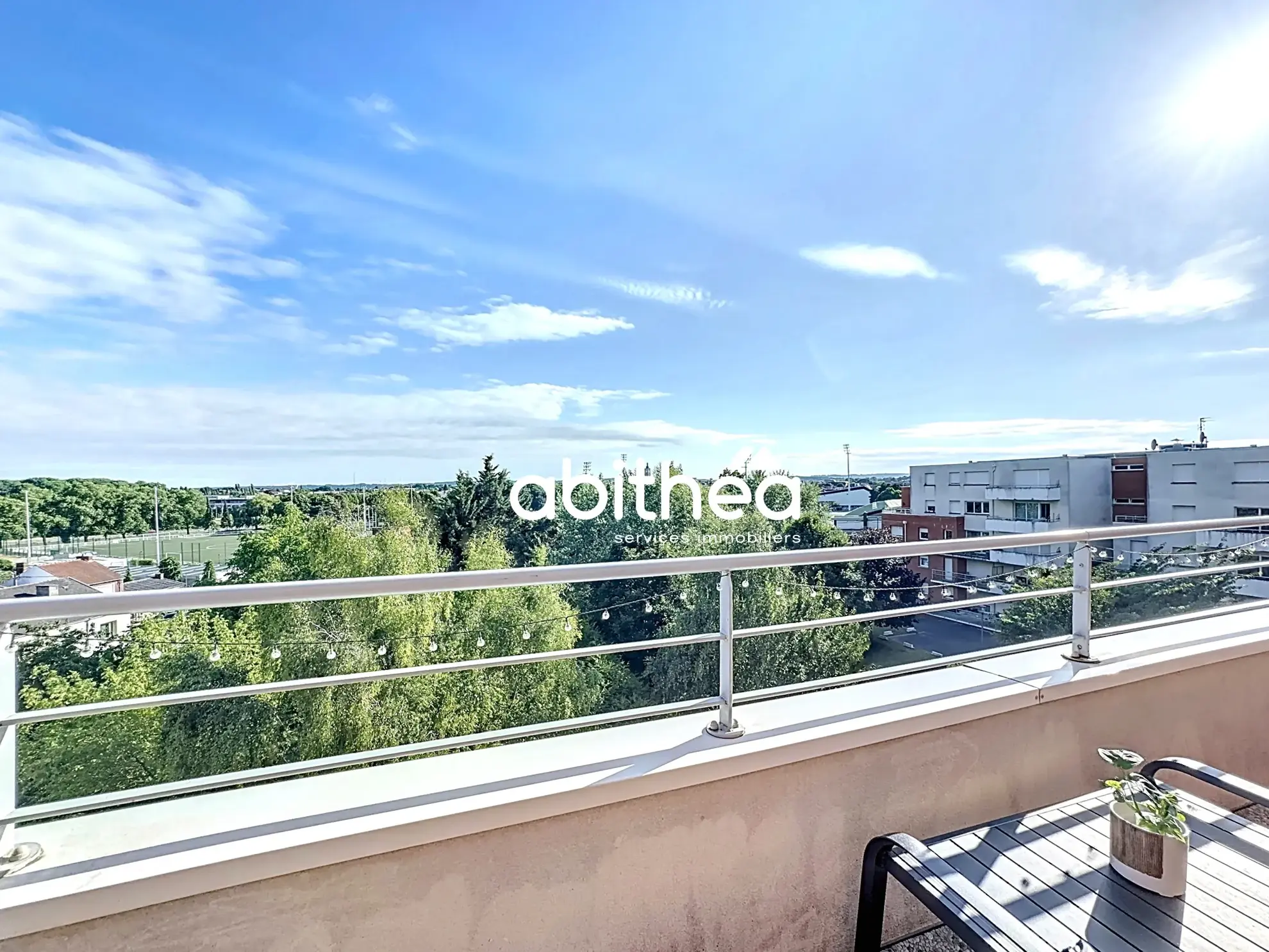 Appartement T2 avec balcon et parking à Lens – Résidence sécurisée 