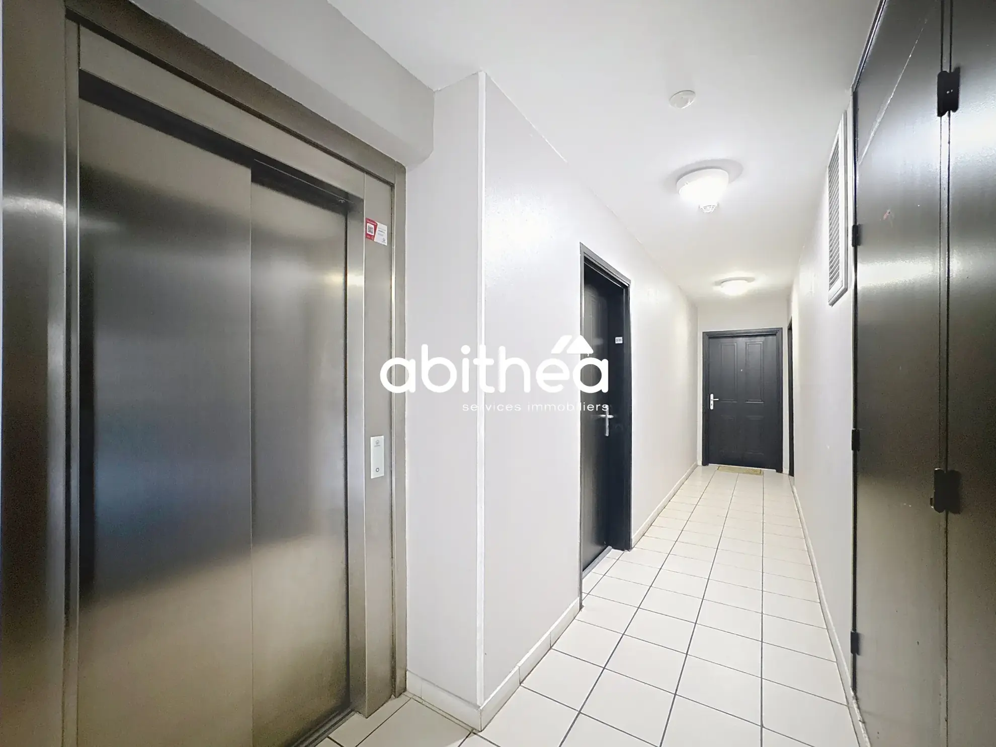 Appartement T2 avec balcon et parking à Lens – Résidence sécurisée 