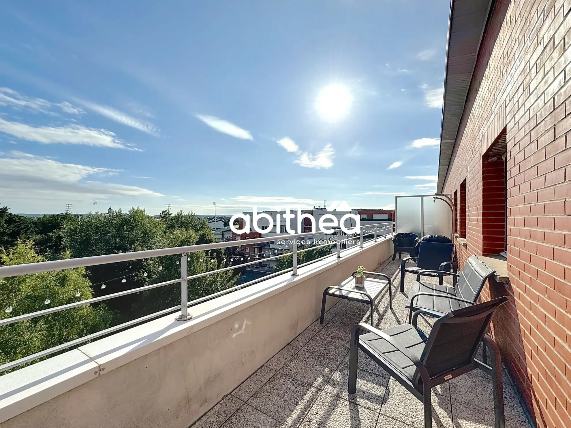 Appartement T2 avec balcon et parking à Lens – Résidence sécurisée 