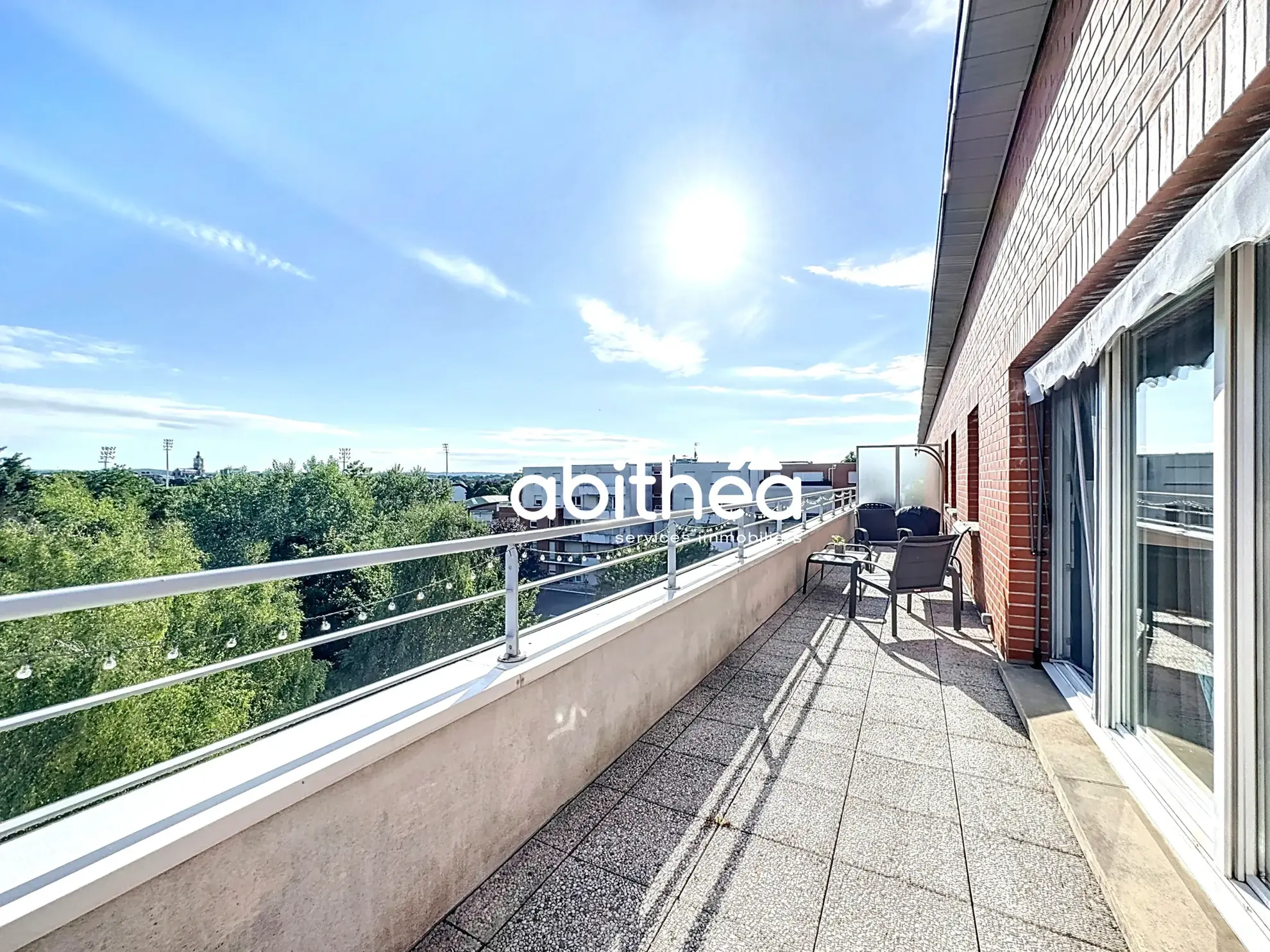 Appartement T2 avec balcon et parking à Lens – Résidence sécurisée 