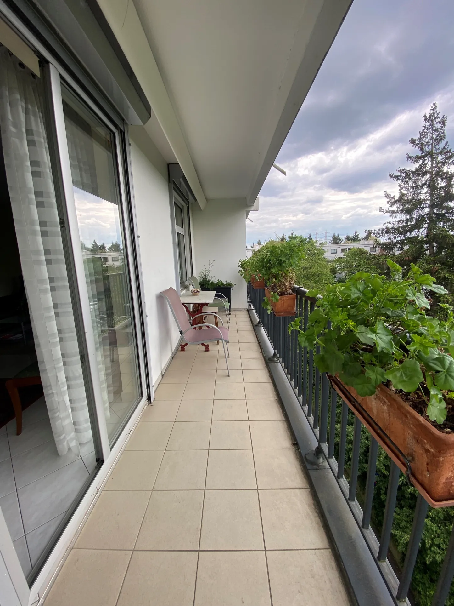 Appartement familial de 4 pièces à Massy, proche du métro et avec balcon de 14 m² 