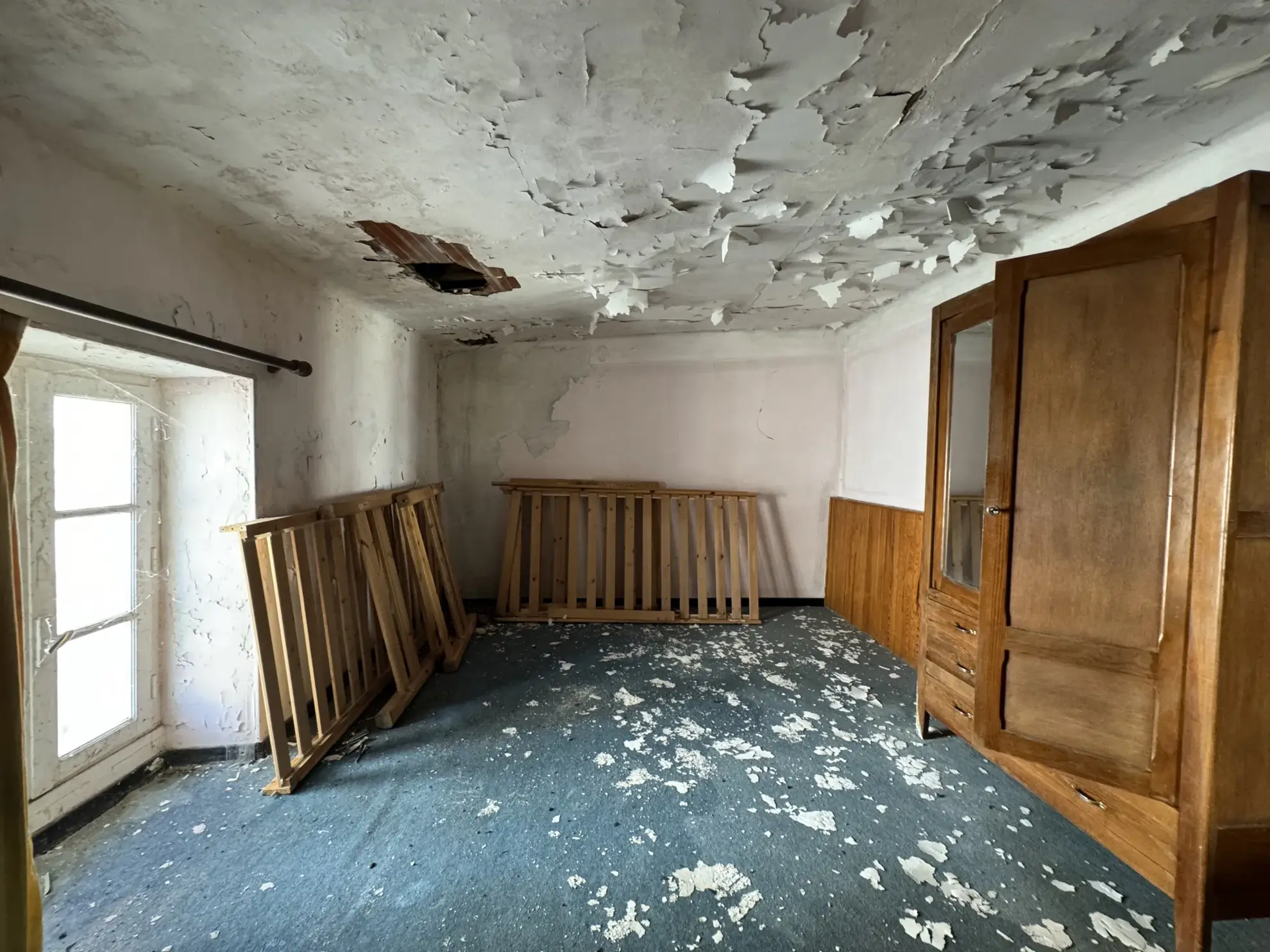 Immeuble à rénover au centre-ville de Saint Jean du Gard, 580 m², potentiel appartements, prix attractif 