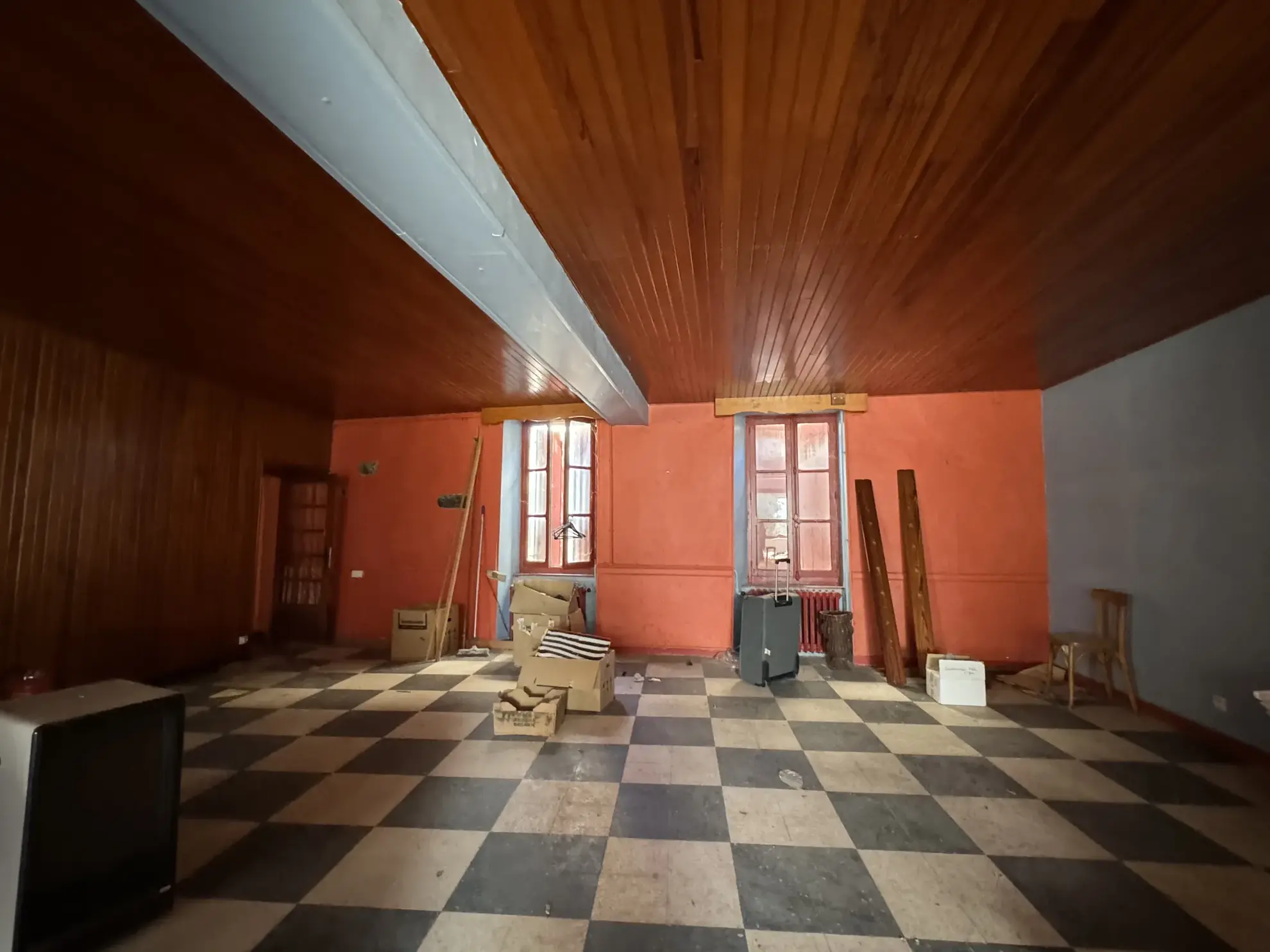 Immeuble à rénover au centre-ville de Saint Jean du Gard, 580 m², potentiel appartements, prix attractif 