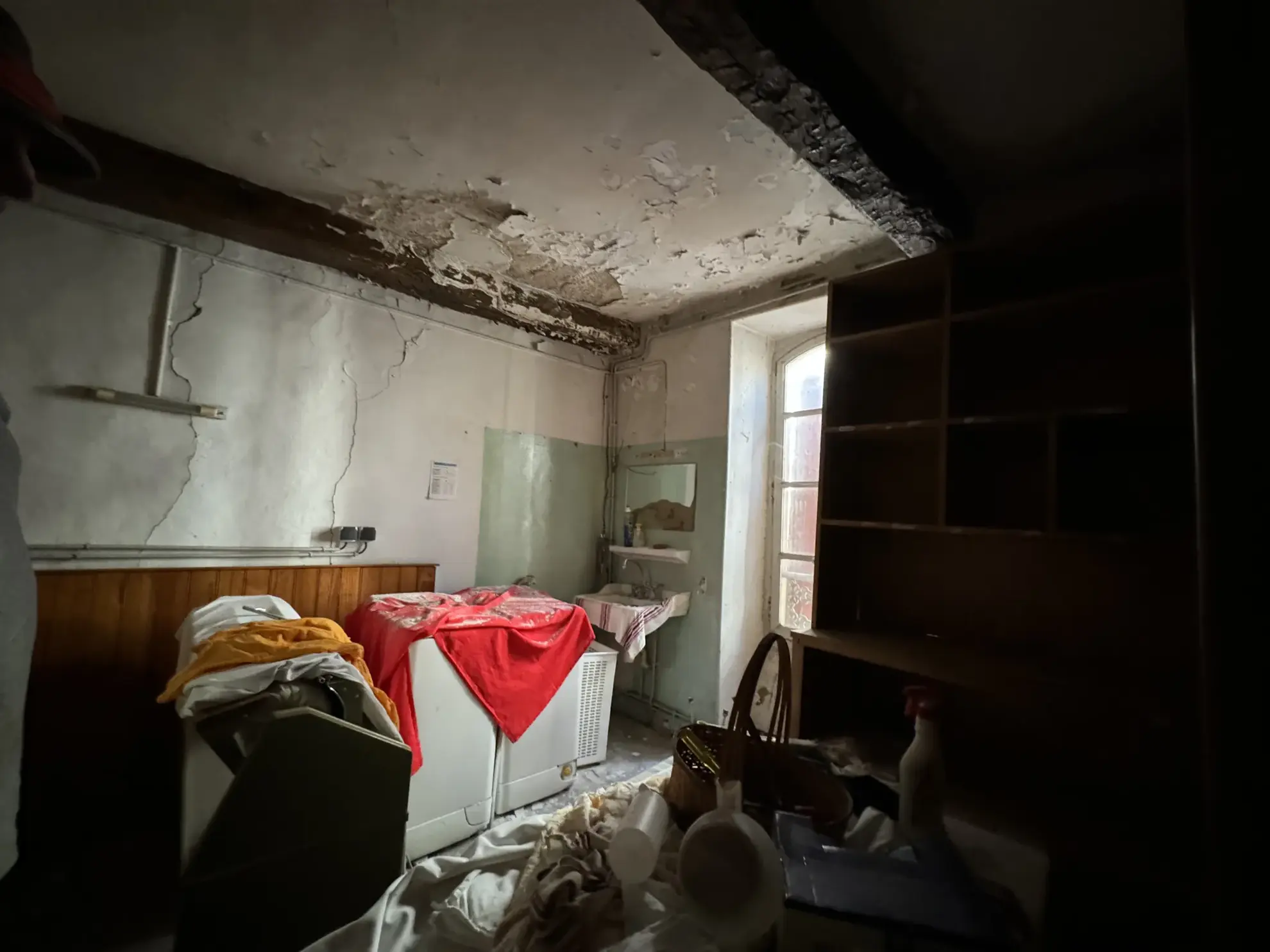 Immeuble à rénover au centre-ville de Saint Jean du Gard, 580 m², potentiel appartements, prix attractif 