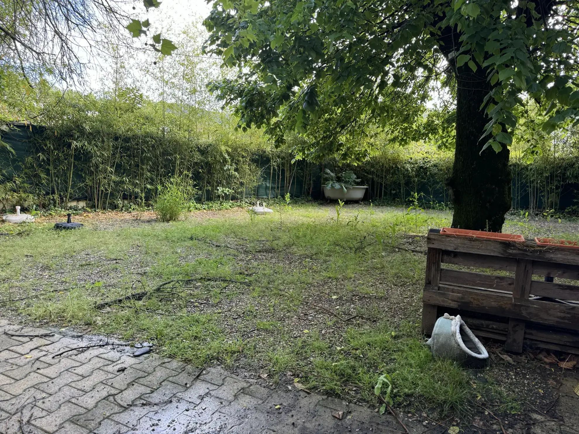 Immeuble à rénover au centre-ville de Saint Jean du Gard, 580 m², potentiel appartements, prix attractif 