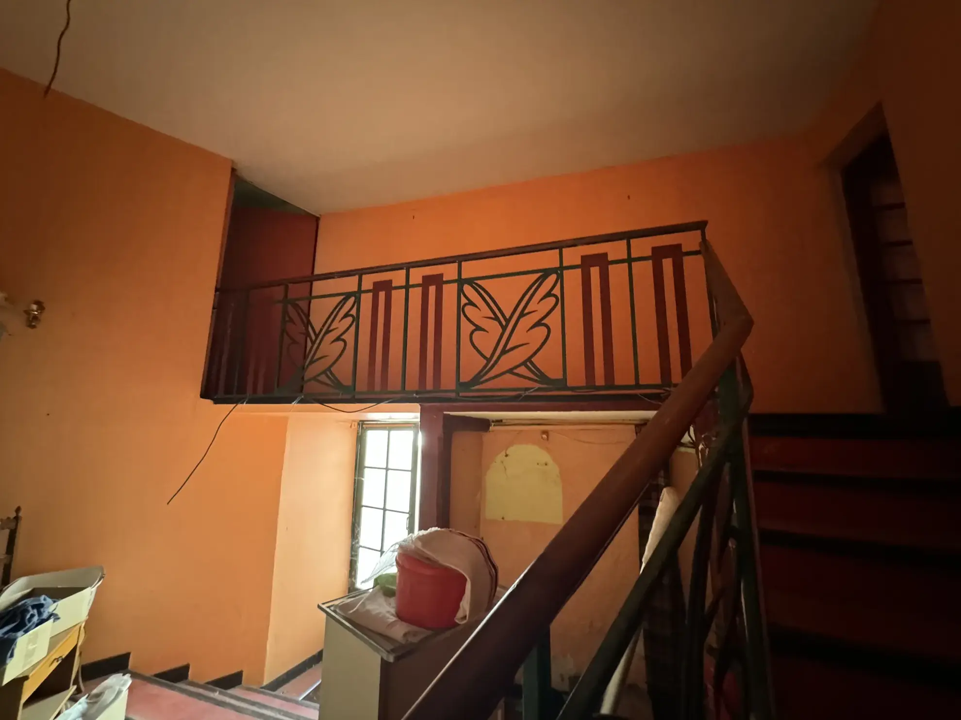 Immeuble à rénover au centre-ville de Saint Jean du Gard, 580 m², potentiel appartements, prix attractif 