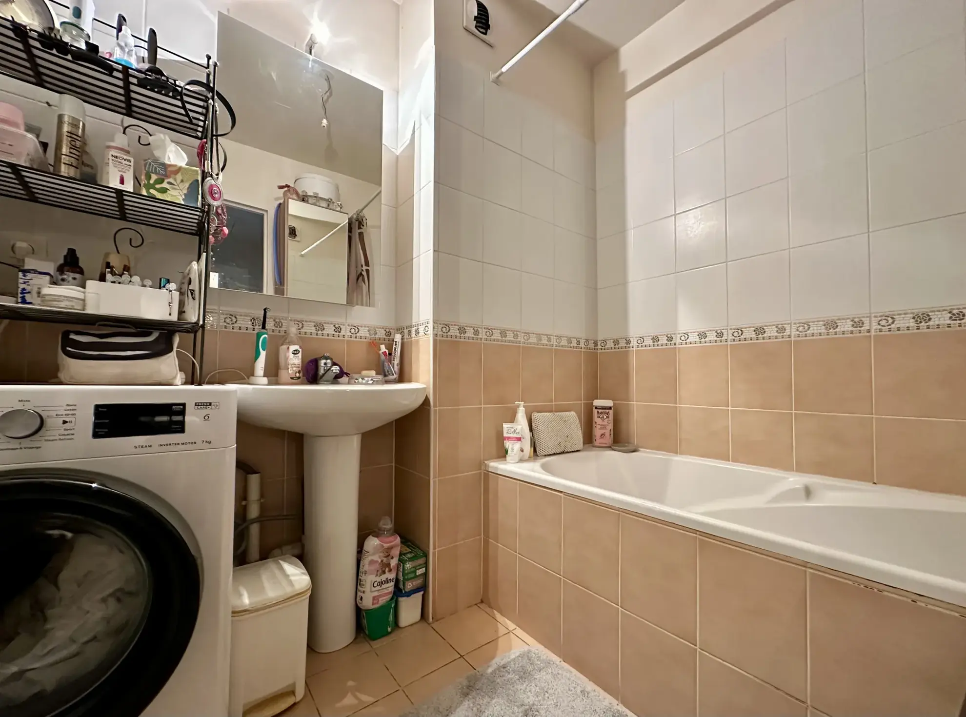 Bel appartement T2 avec terrasse, garage et parking à Aubière 