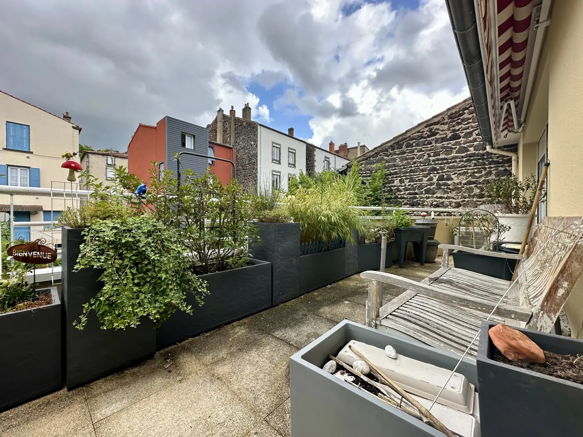 Bel appartement T2 avec terrasse, garage et parking à Aubière 