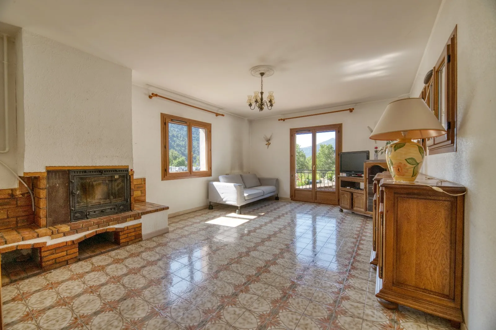 Appartement-villa 4 pièces avec terrasse et parking à Gilette (Secteur Pont Charles Albert) 