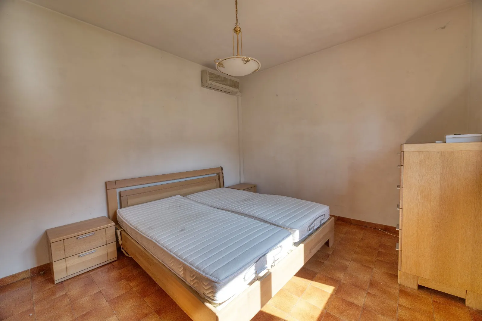 Appartement-villa 4 pièces avec terrasse et parking à Gilette (Secteur Pont Charles Albert) 