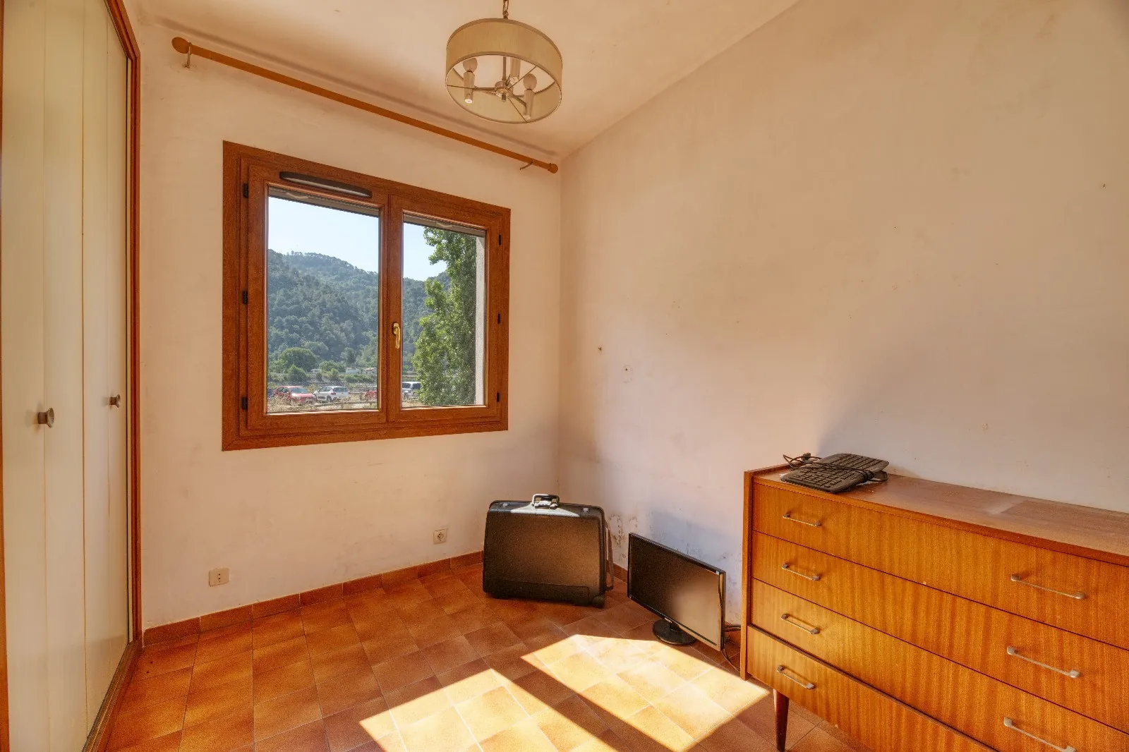 Appartement-villa 4 pièces avec terrasse et parking à Gilette (Secteur Pont Charles Albert) 