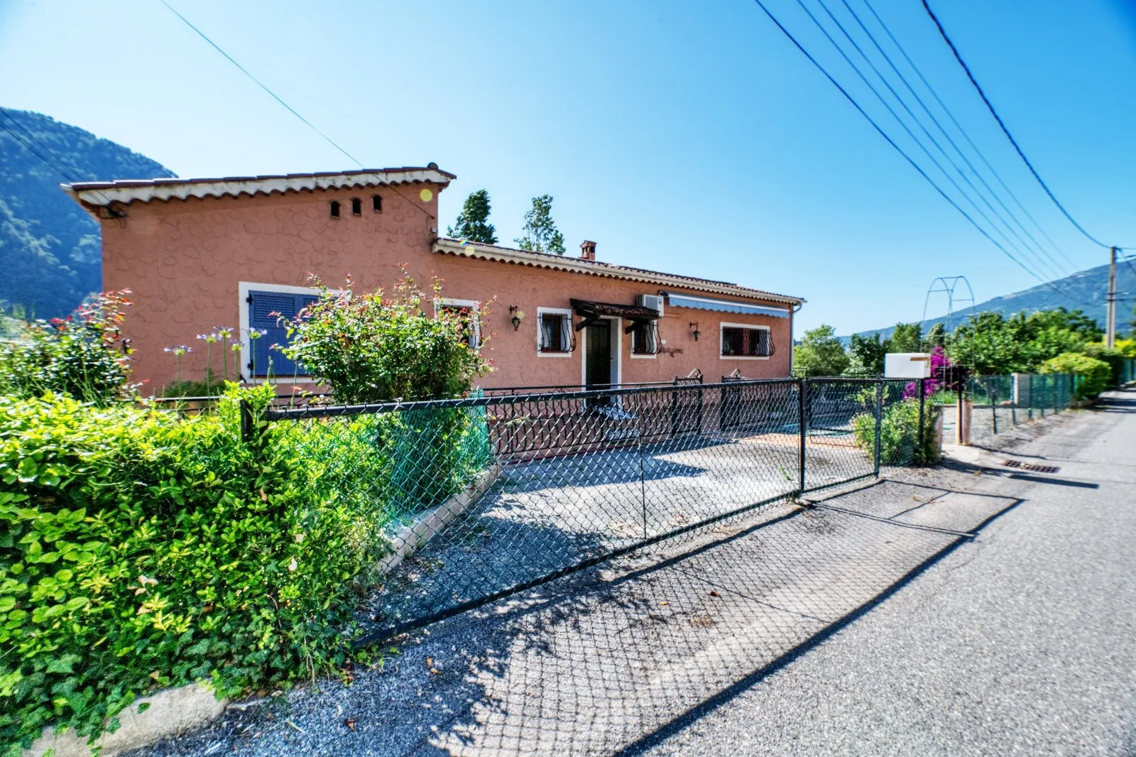 Appartement-villa 4 pièces avec terrasse et parking à Gilette (Secteur Pont Charles Albert)