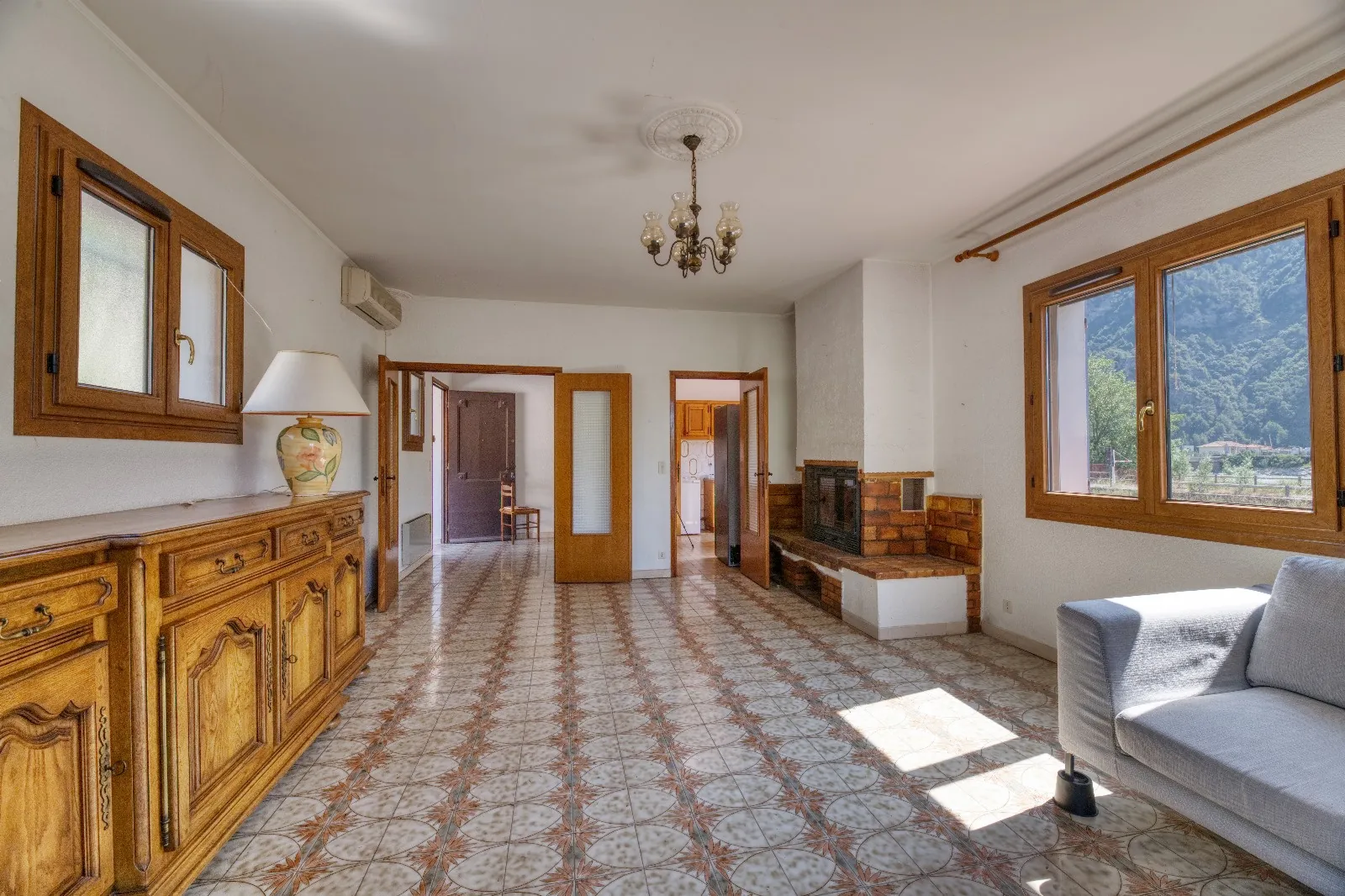 Appartement-villa 4 pièces avec terrasse et parking à Gilette (Secteur Pont Charles Albert) 