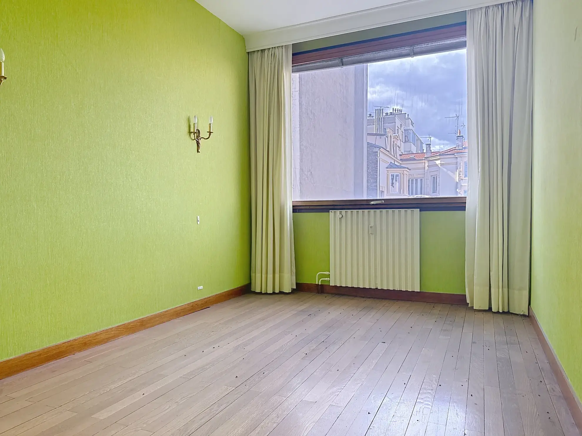 Appartement T4 de 80 m² avec balcon en centre-ville de Saint-Étienne 