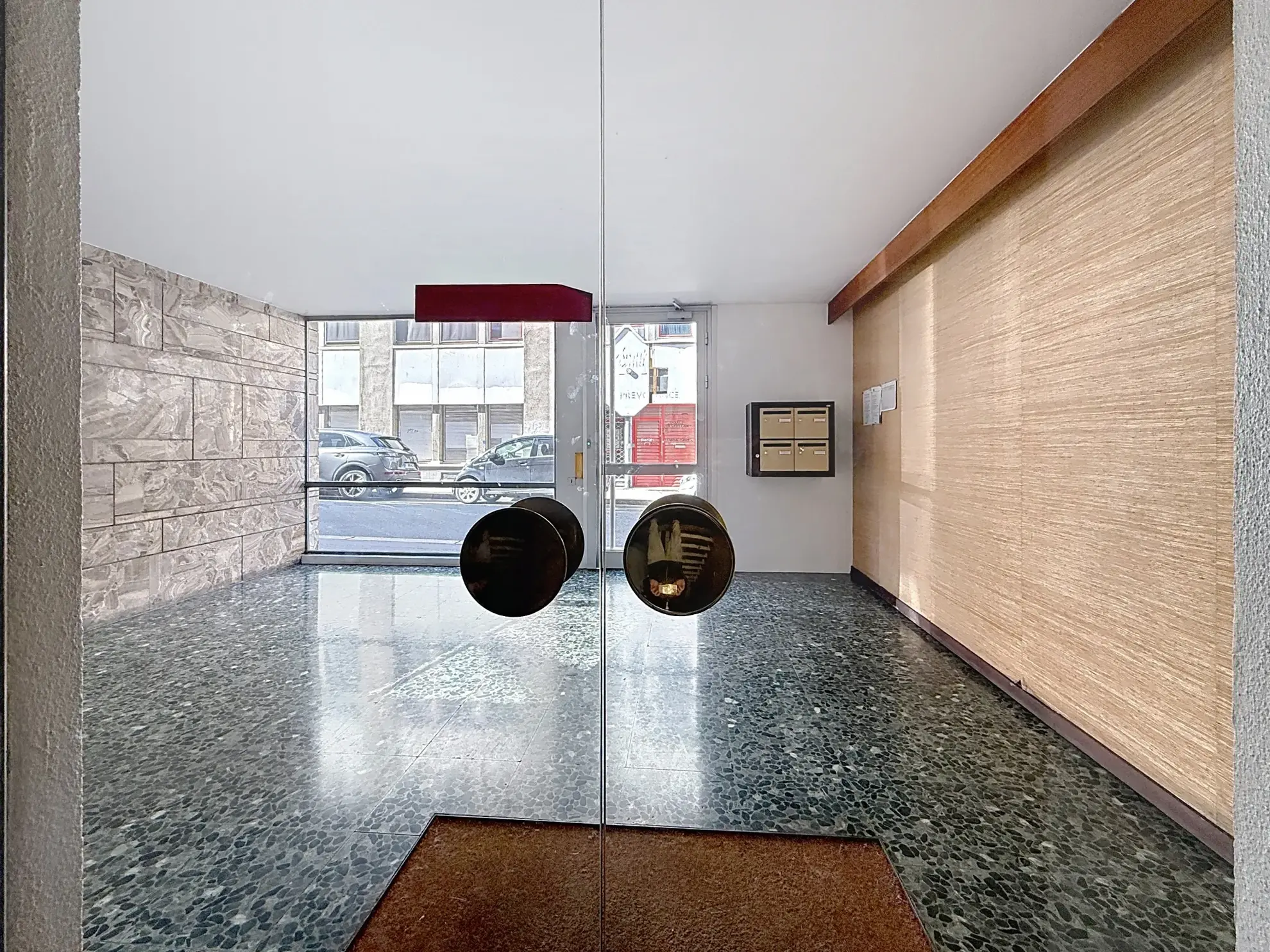 Appartement T4 de 80 m² avec balcon en centre-ville de Saint-Étienne 