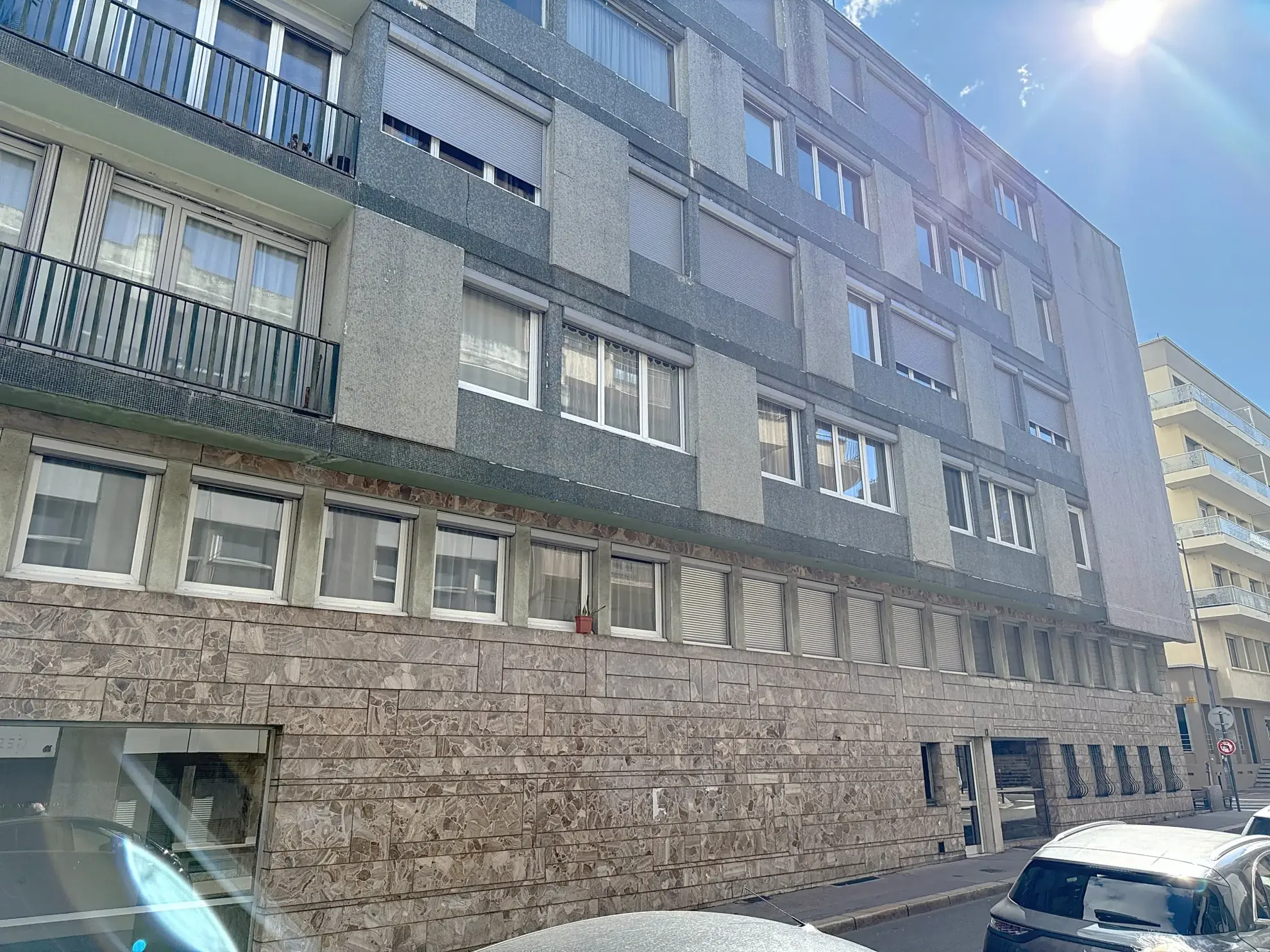 Appartement T4 de 80 m² avec balcon en centre-ville de Saint-Étienne 