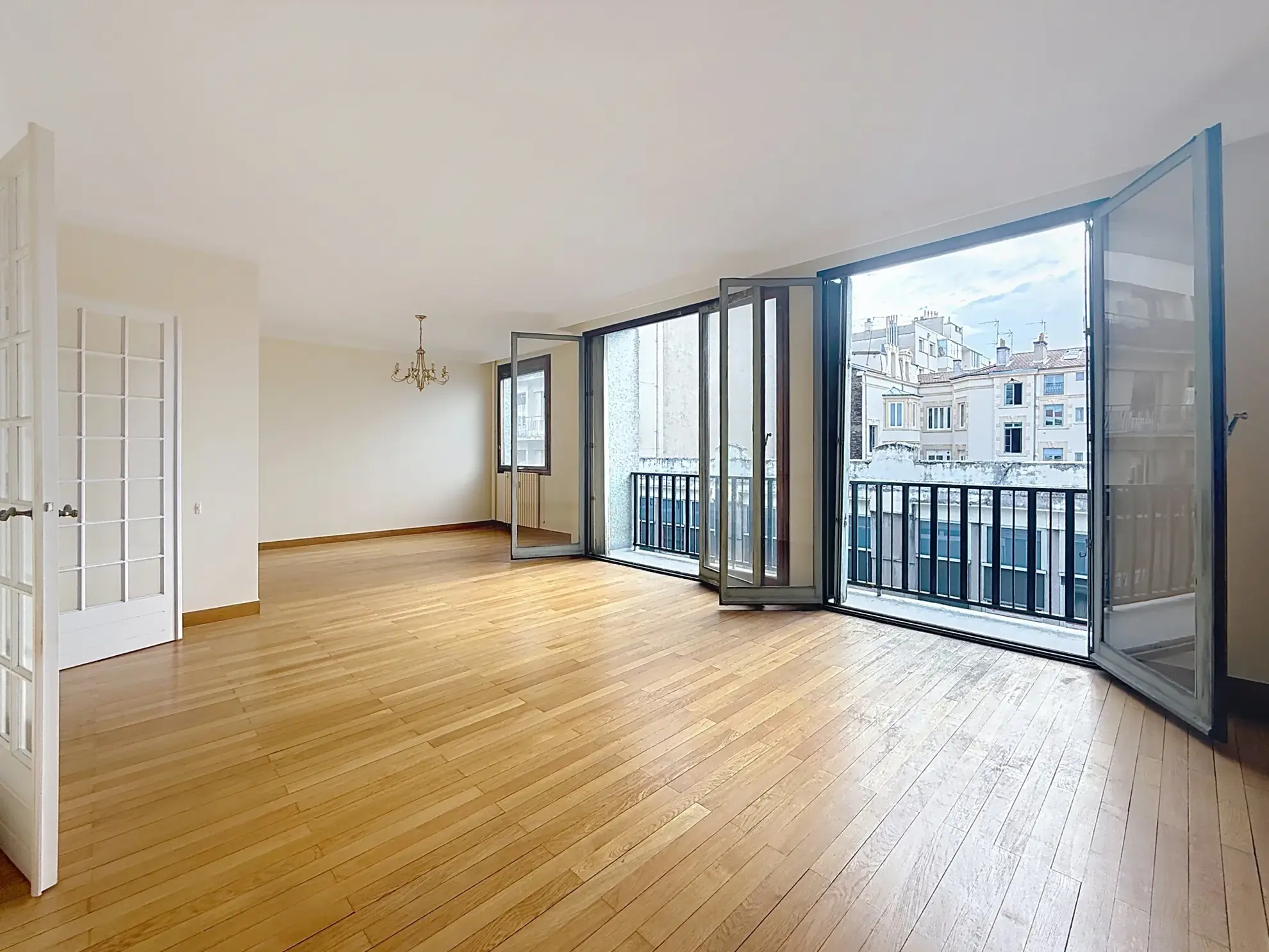 Appartement T4 de 80 m² avec balcon en centre-ville de Saint-Étienne