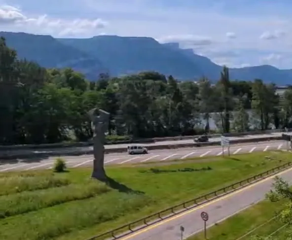 Appartement 3 pièces avec vue montagne à Grenoble, secteur en pleine transformation 