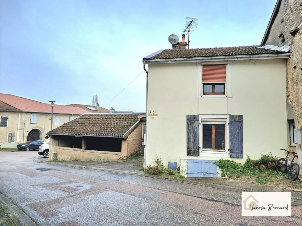 Propriété à Poussay - Maison, grange et grand terrain aménagé 