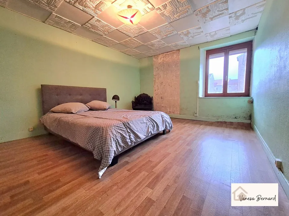 Propriété à Poussay - Maison, grange et grand terrain aménagé 