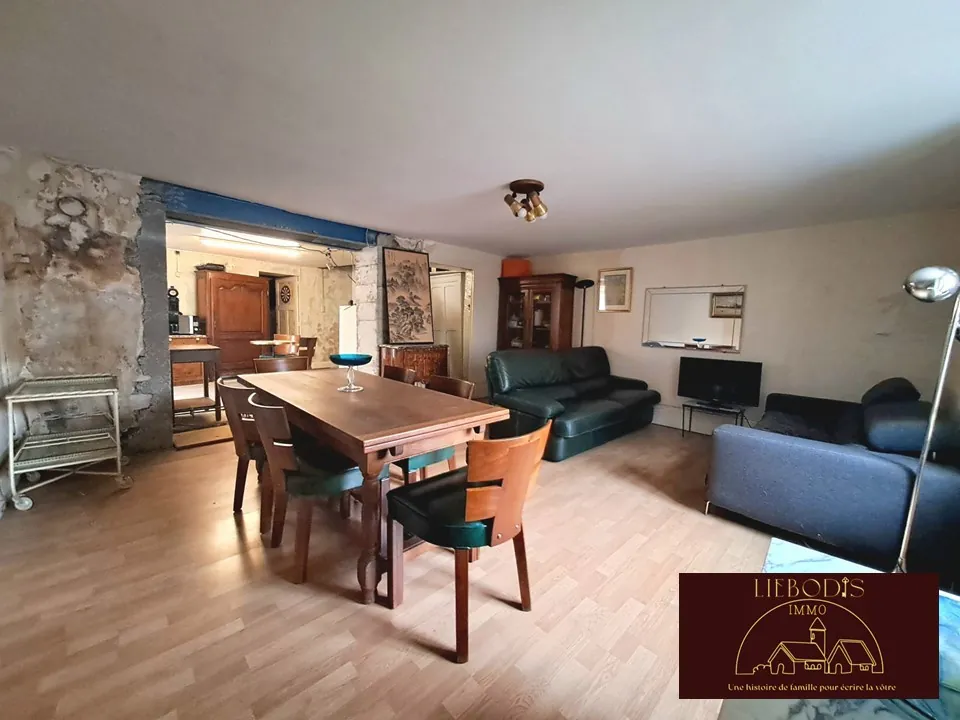 Propriété à Poussay - Maison, grange et grand terrain aménagé