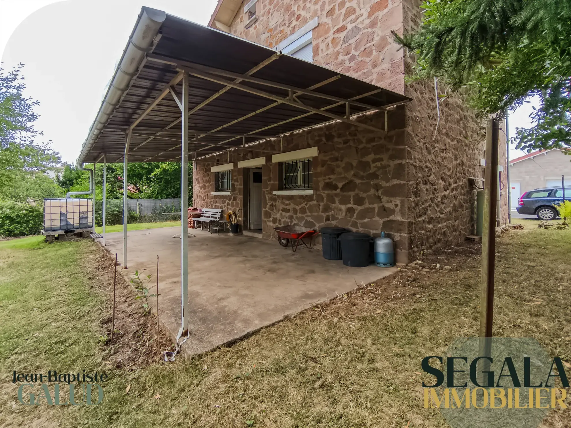 Maison en pierre à Carmaux avec grand potentiel et jardin arboré 