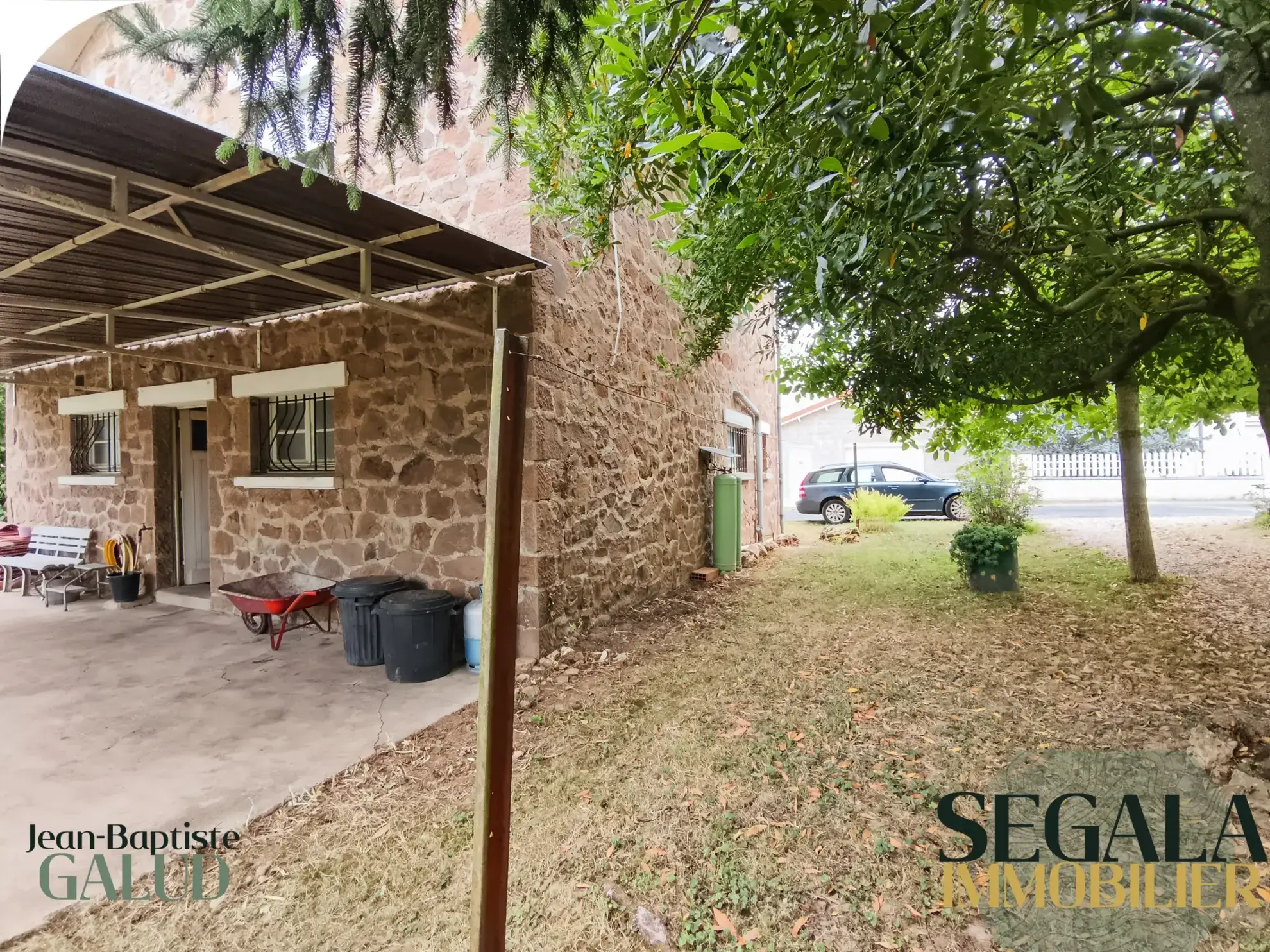 Maison en pierre à Carmaux avec grand potentiel et jardin arboré 
