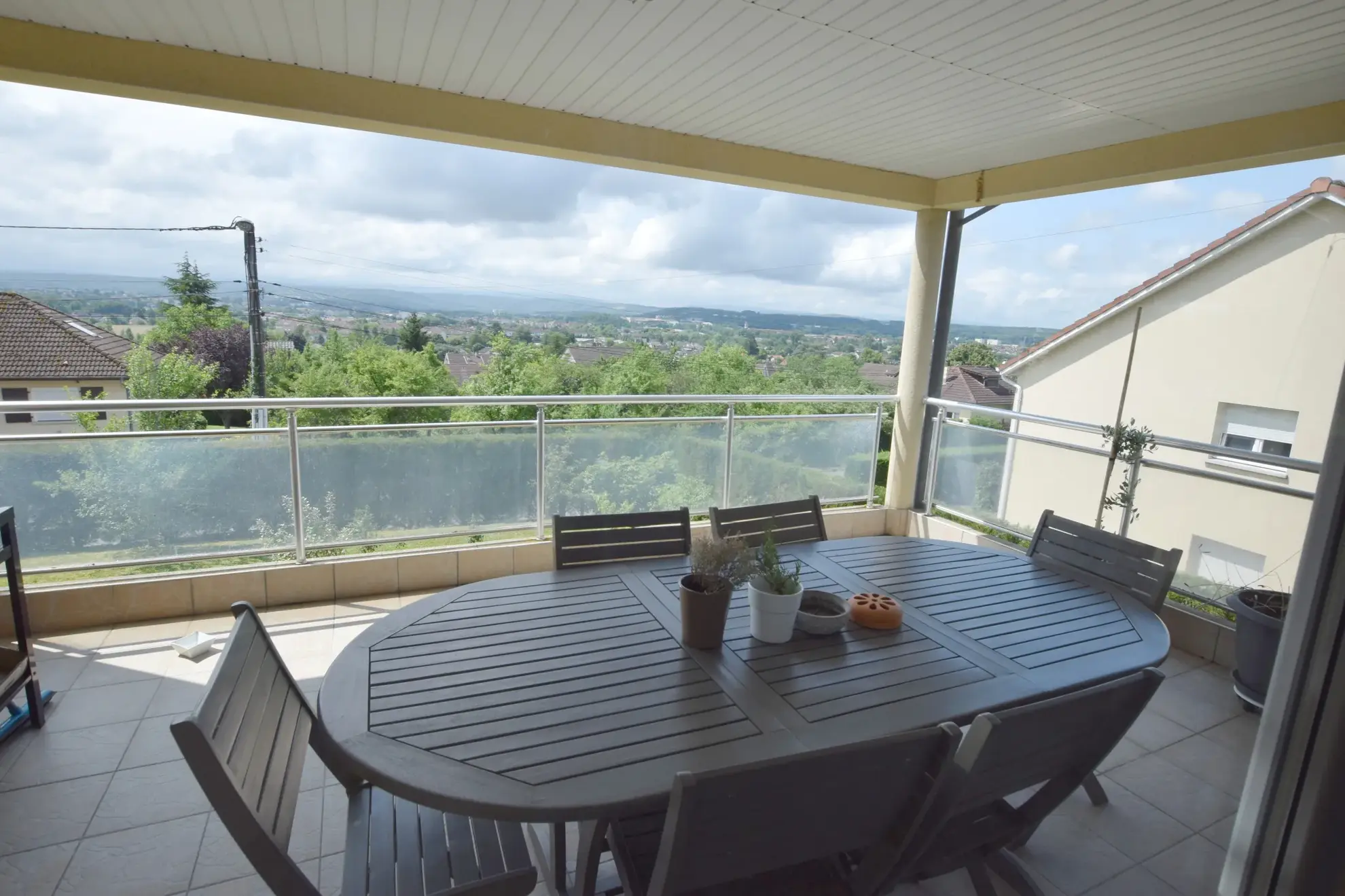Magnifique duplex de 206 m² avec terrasses et vue panoramique à Exincourt 