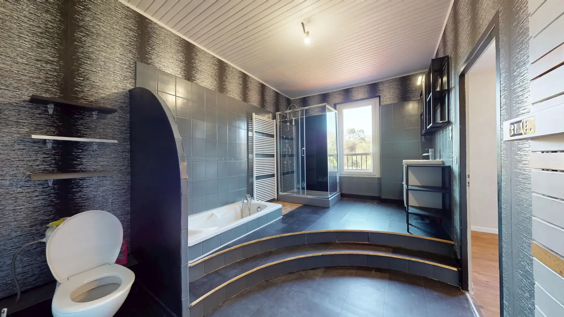 Maison de village T6 rénovée avec jardin à Lissac 