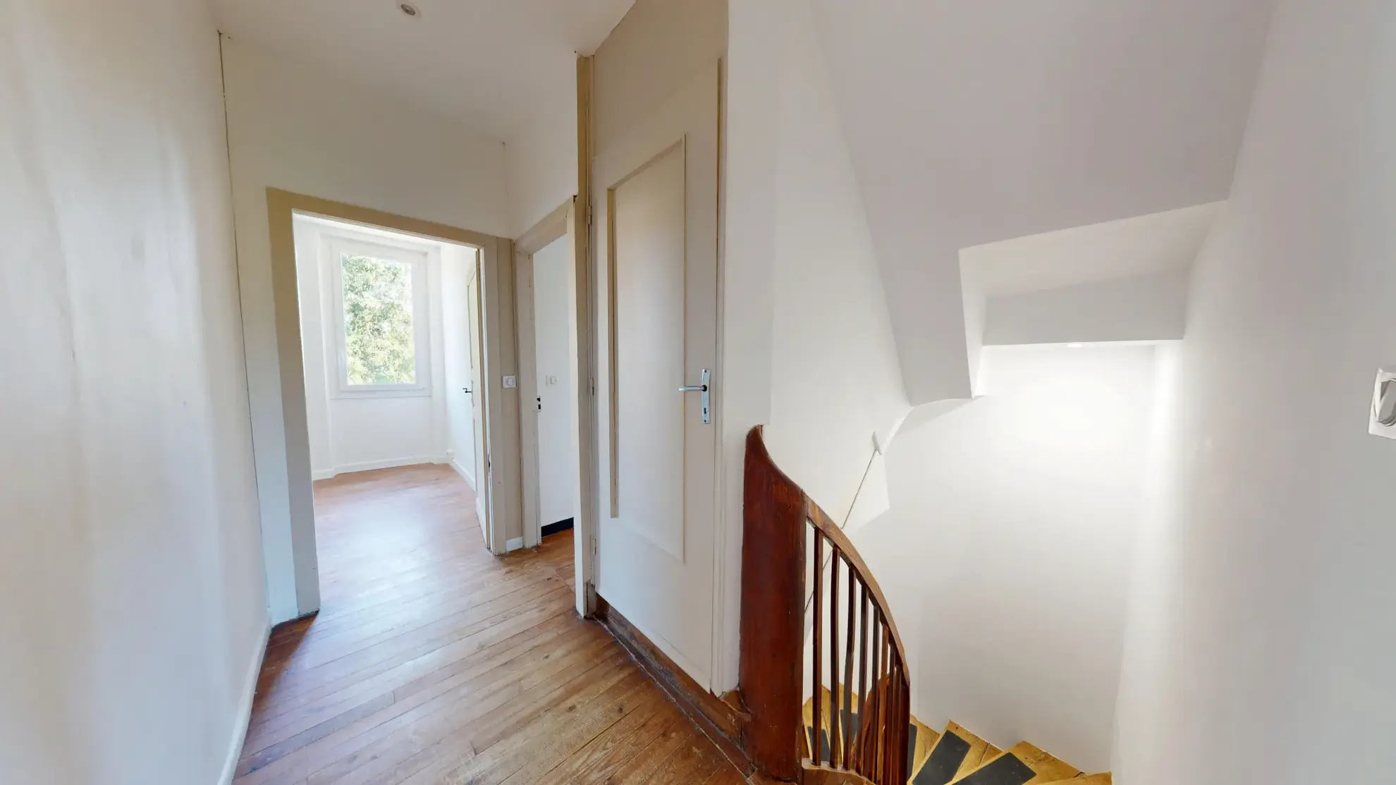 Maison de village T6 rénovée avec jardin à Lissac 