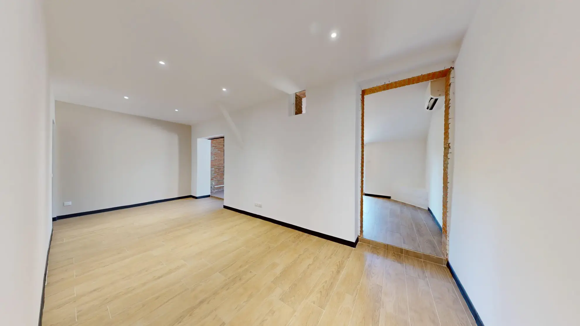 Maison de village T6 rénovée avec jardin à Lissac 