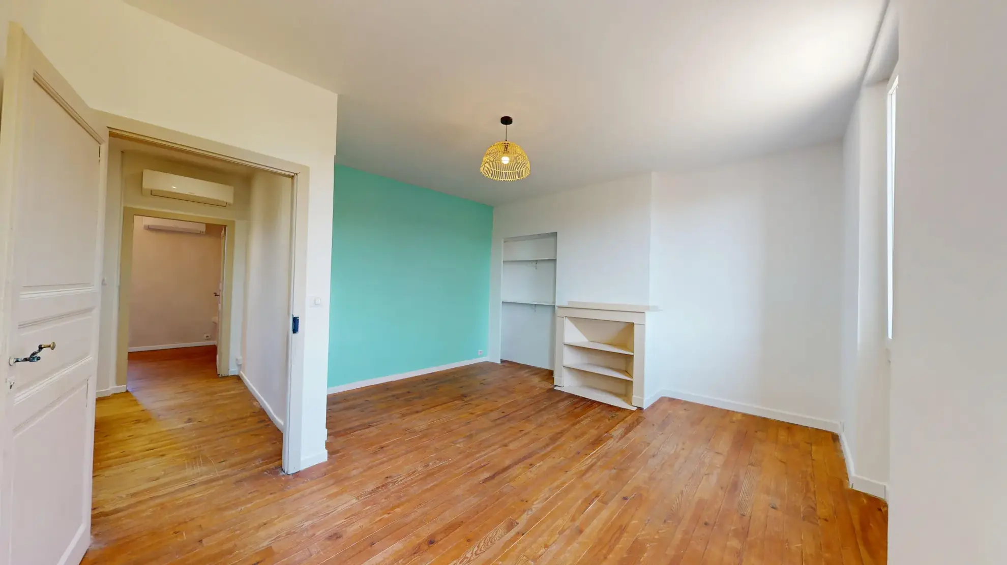 Maison de village T6 rénovée avec jardin à Lissac 