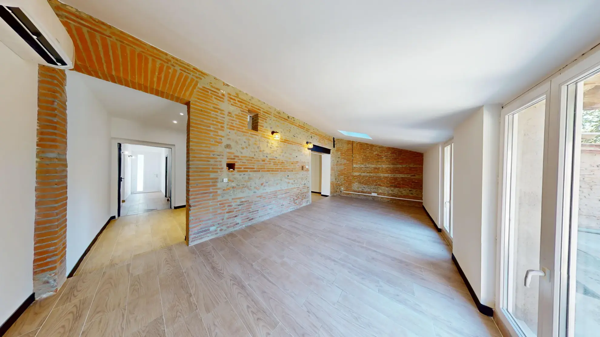 Maison de village T6 rénovée avec jardin à Lissac