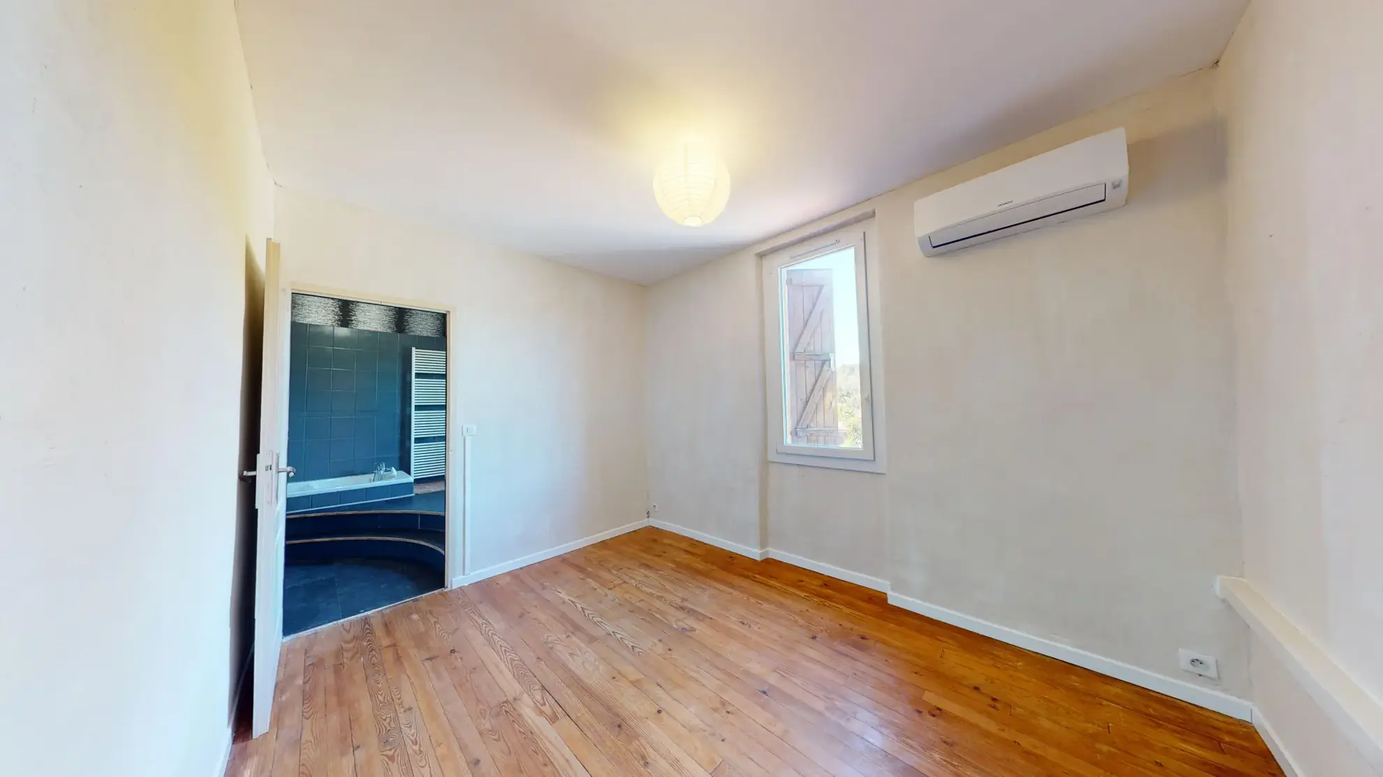 Maison de village T6 rénovée avec jardin à Lissac 