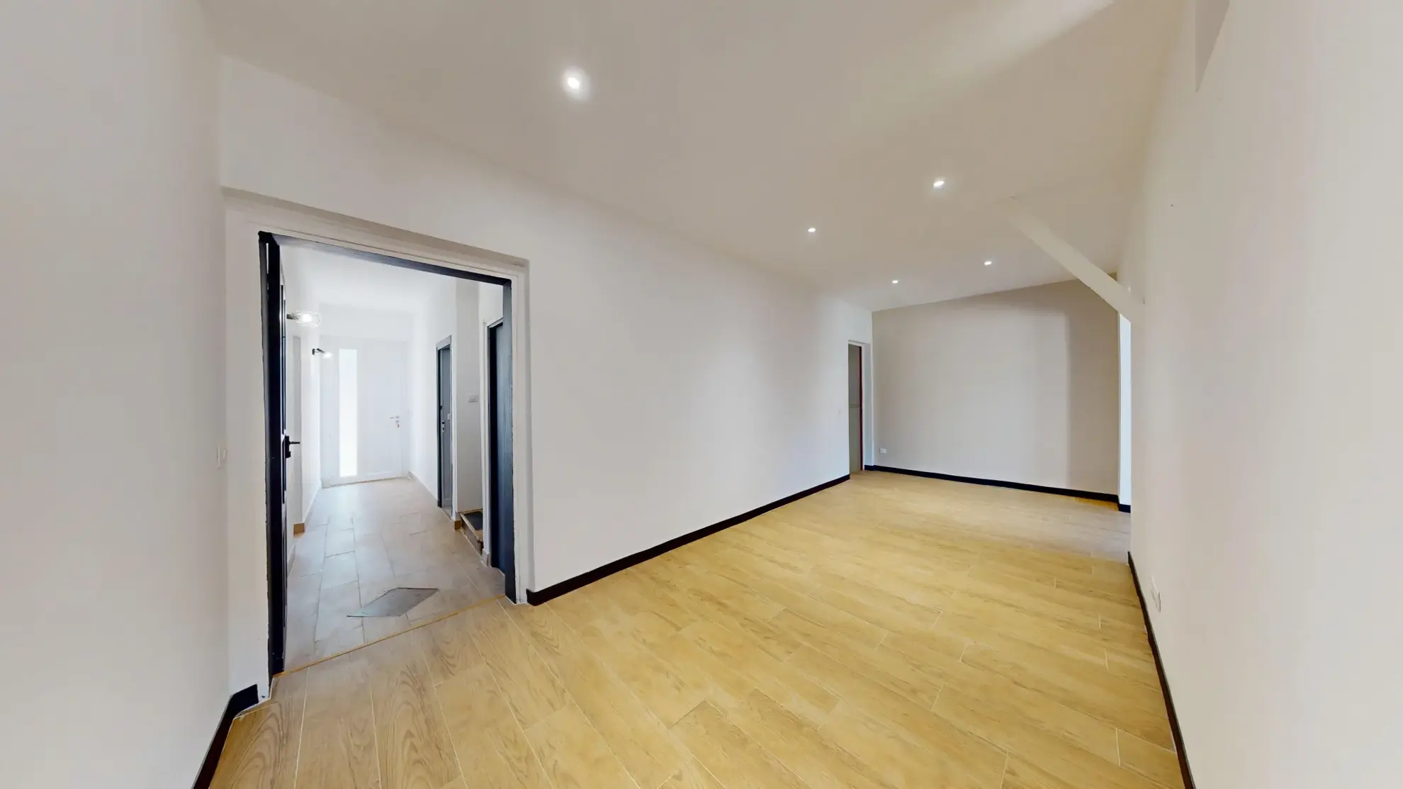 Maison de village T6 rénovée avec jardin à Lissac 