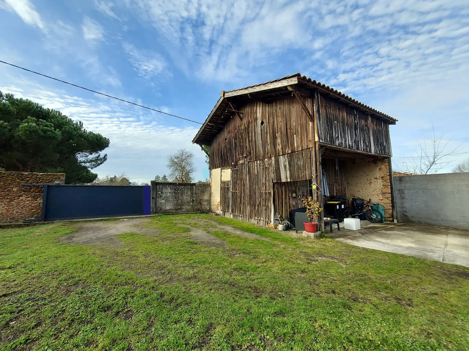 Maison 6 chambres avec jardin et dépendance à Saint Symphorien (33) 