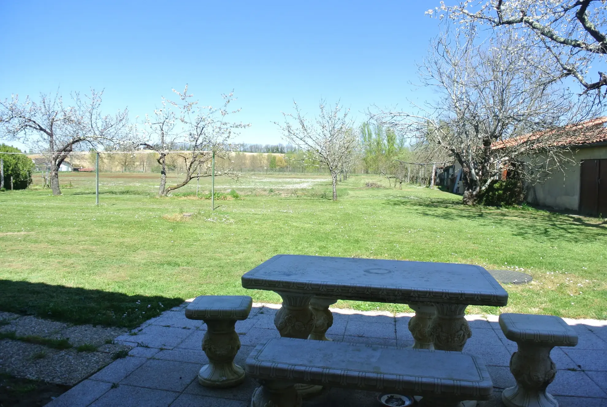 Maison de plain-pied à Lavergne avec terrasse et jardin - Rénovée 